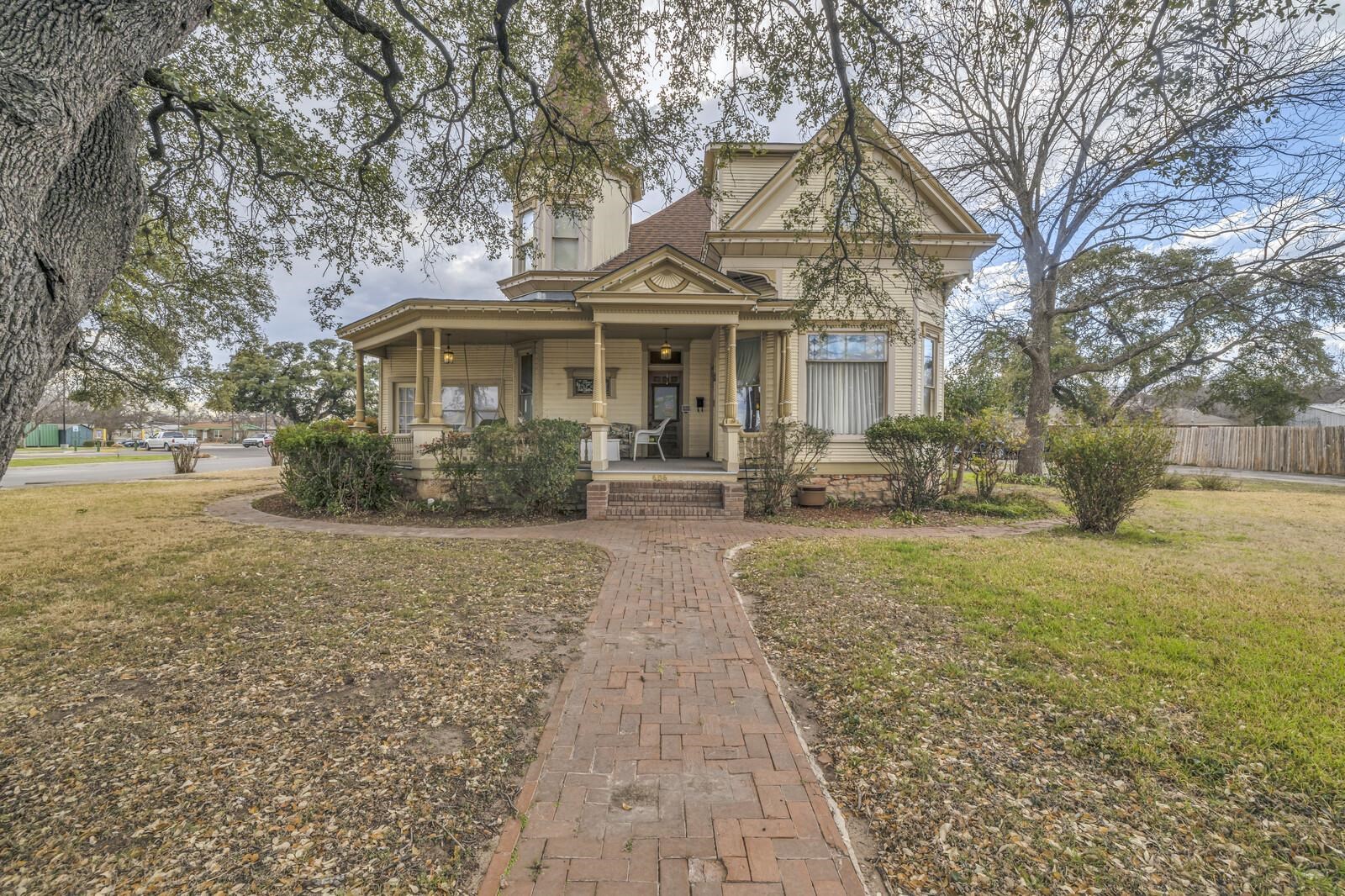 Lots 1-2 BLK: 30 ADDN: L S C 1st