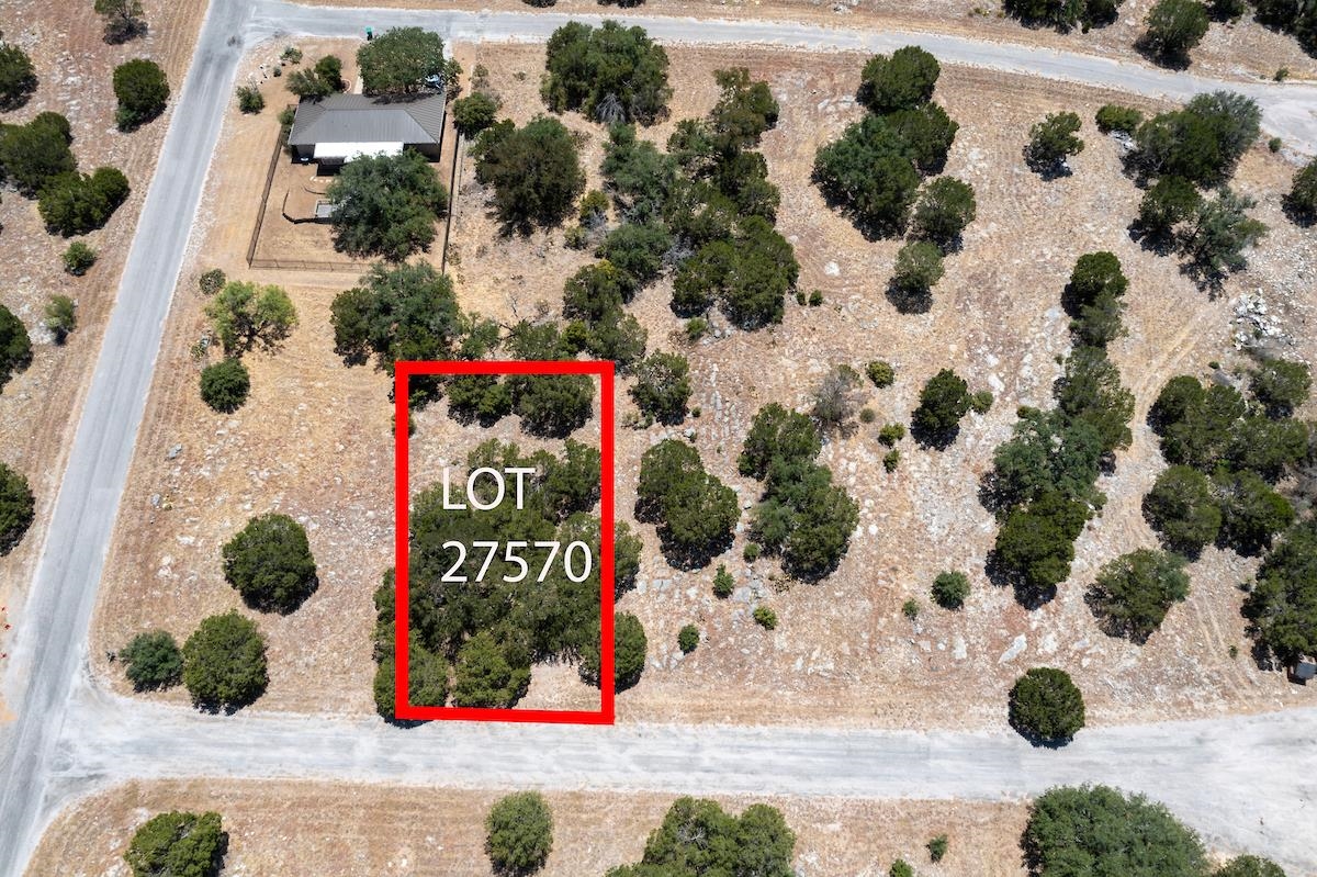 Horseshoe Bay LT 22180  1400 sq ft min home  see deed restrictions at HB website and with the city