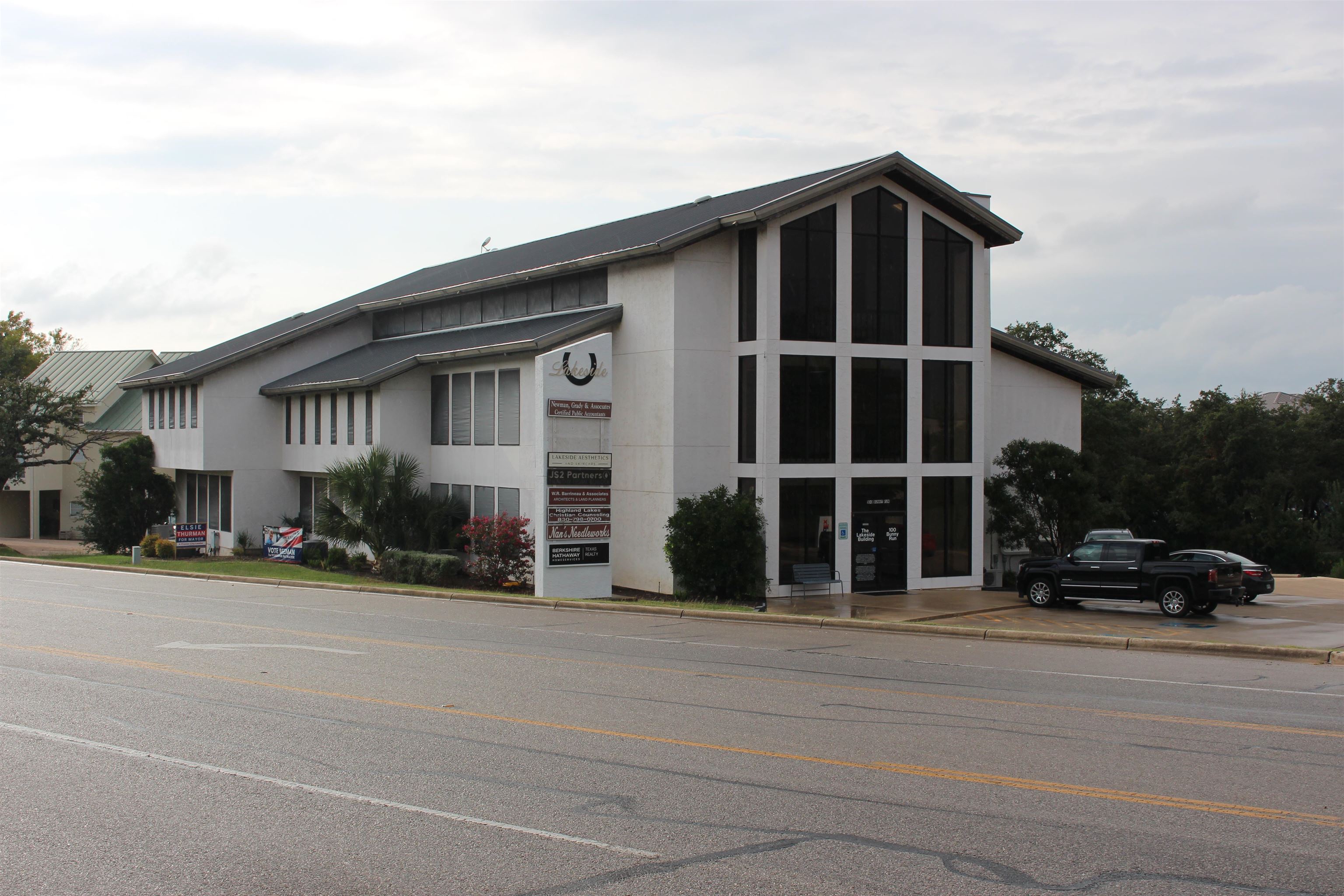 100 Bunny Run, Horseshoe Bay