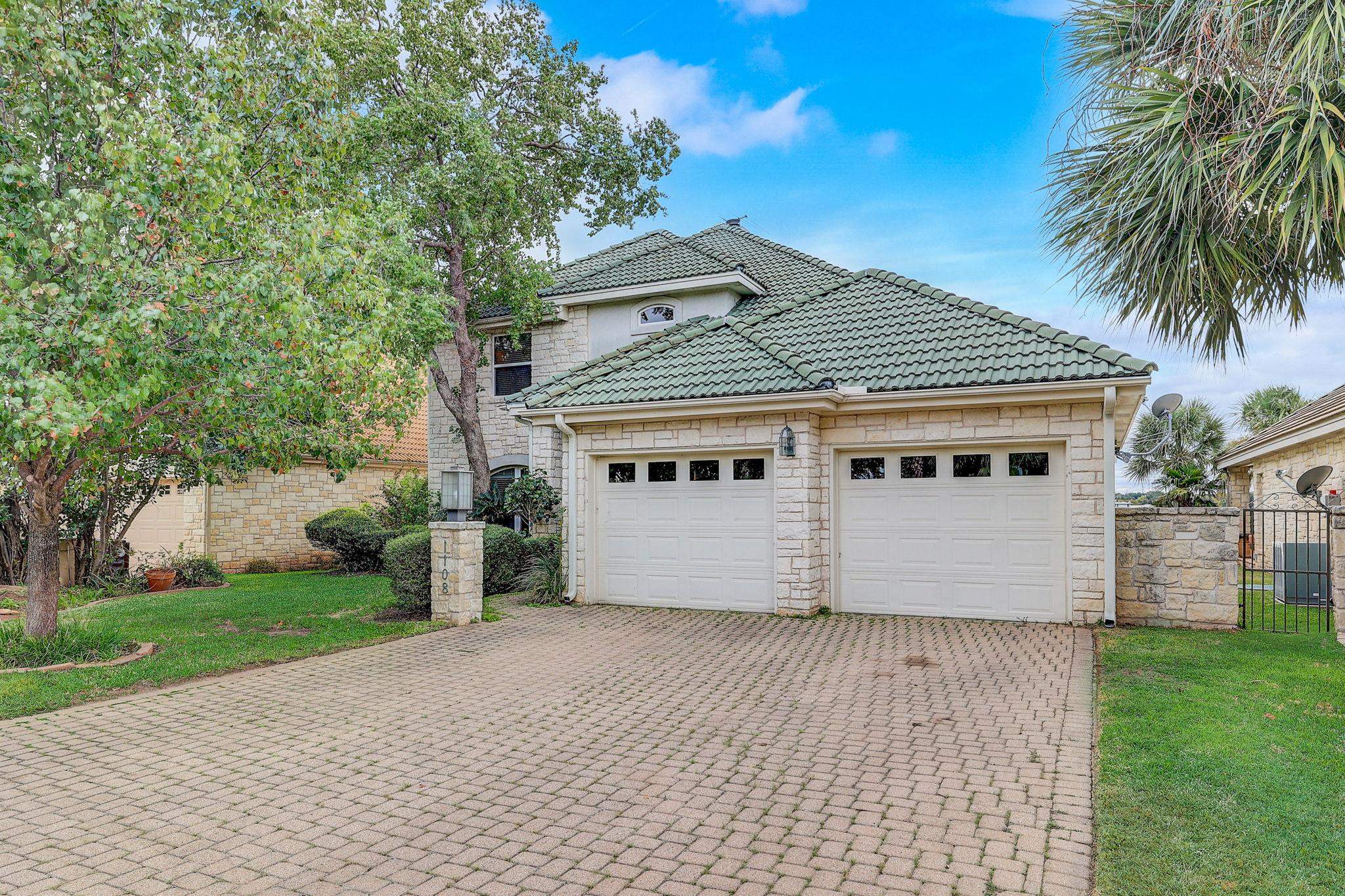 HORSESHOE BAY LT 49058