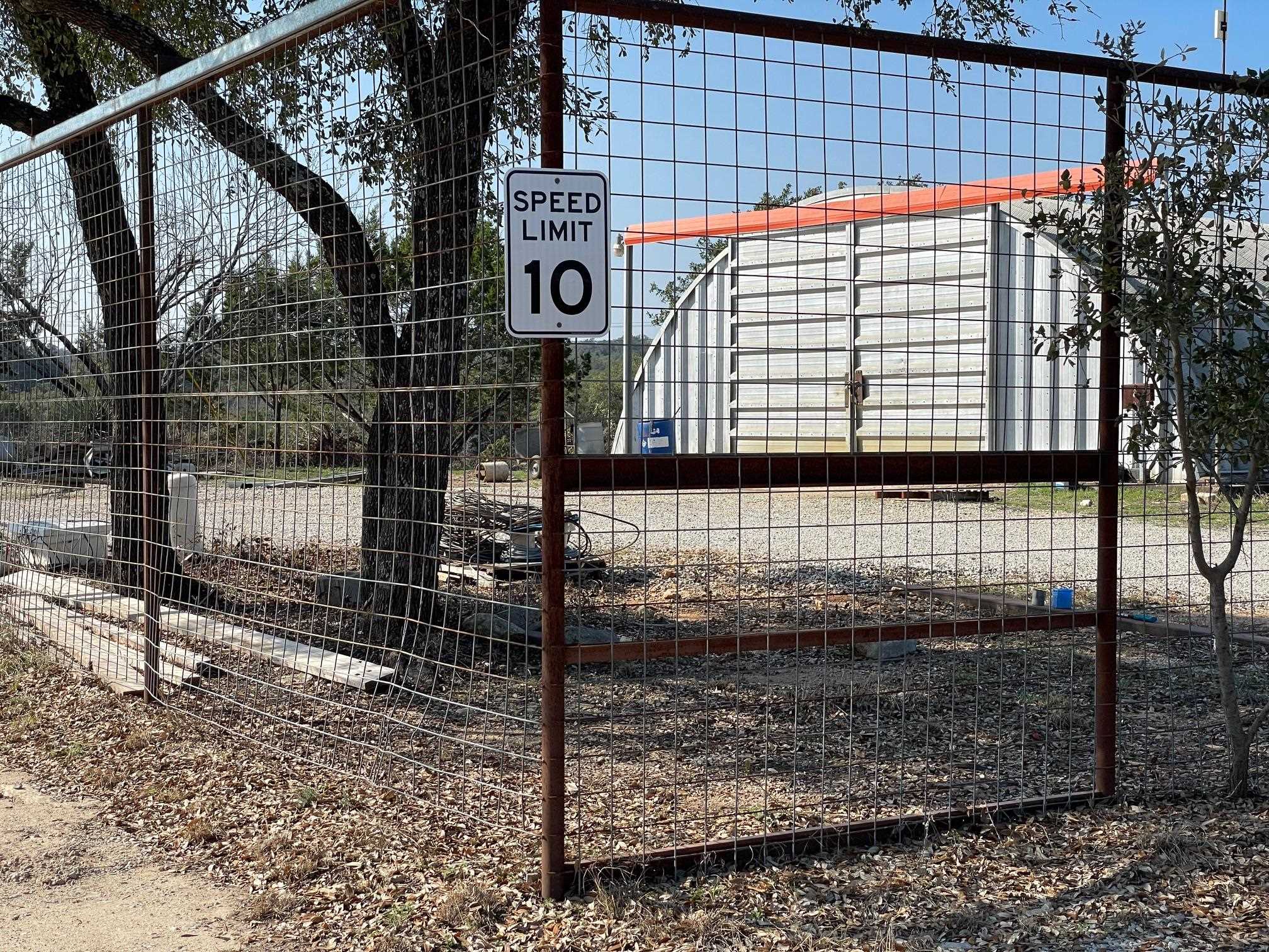 320 Red Bluff, Spicewood