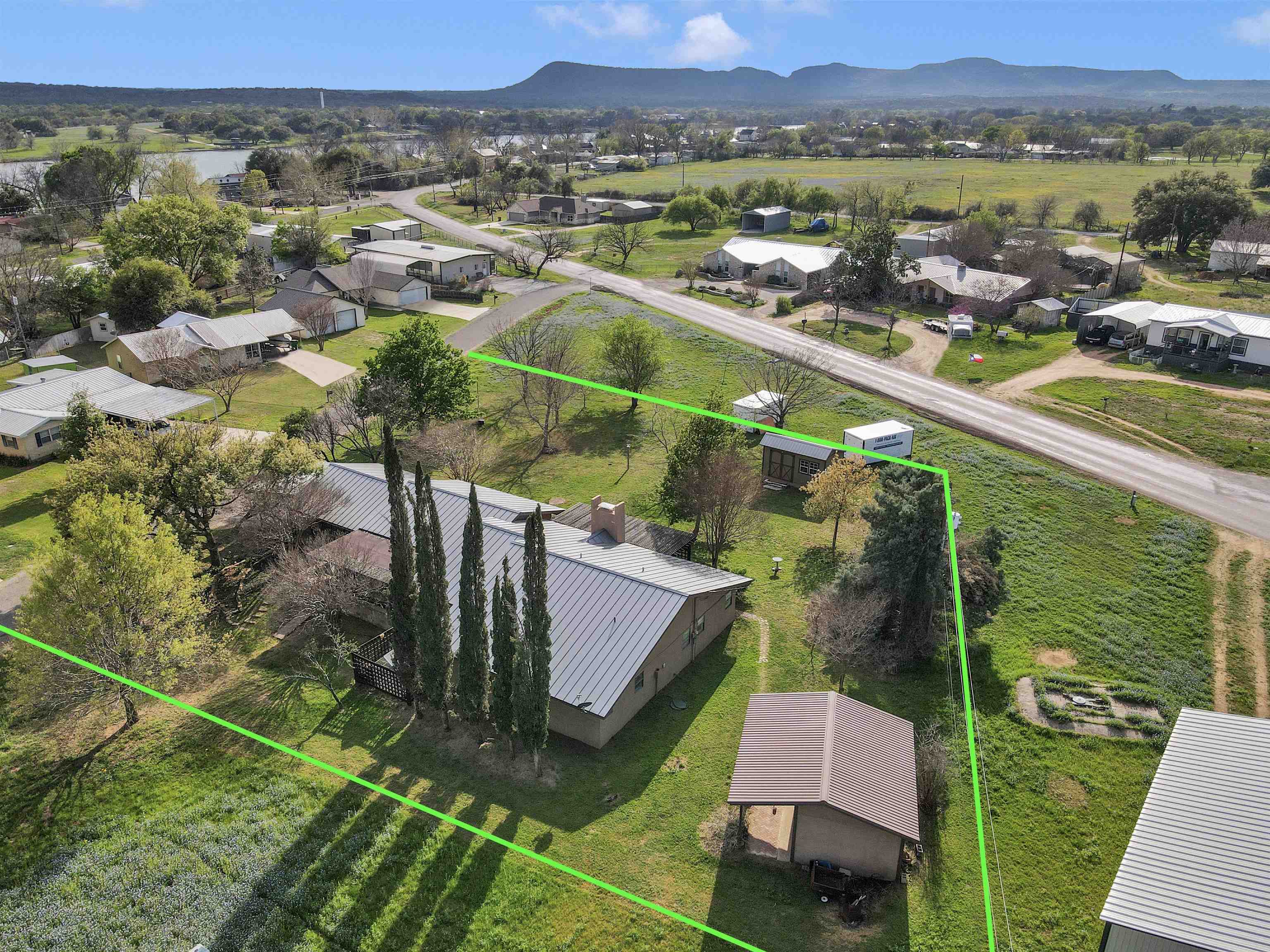 BLUEBONNET HILL LTS 53,54