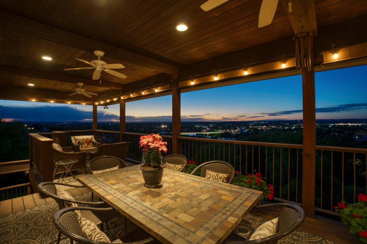 ABS A0621 ROBERT D. MOORE, 8.52 ACRES