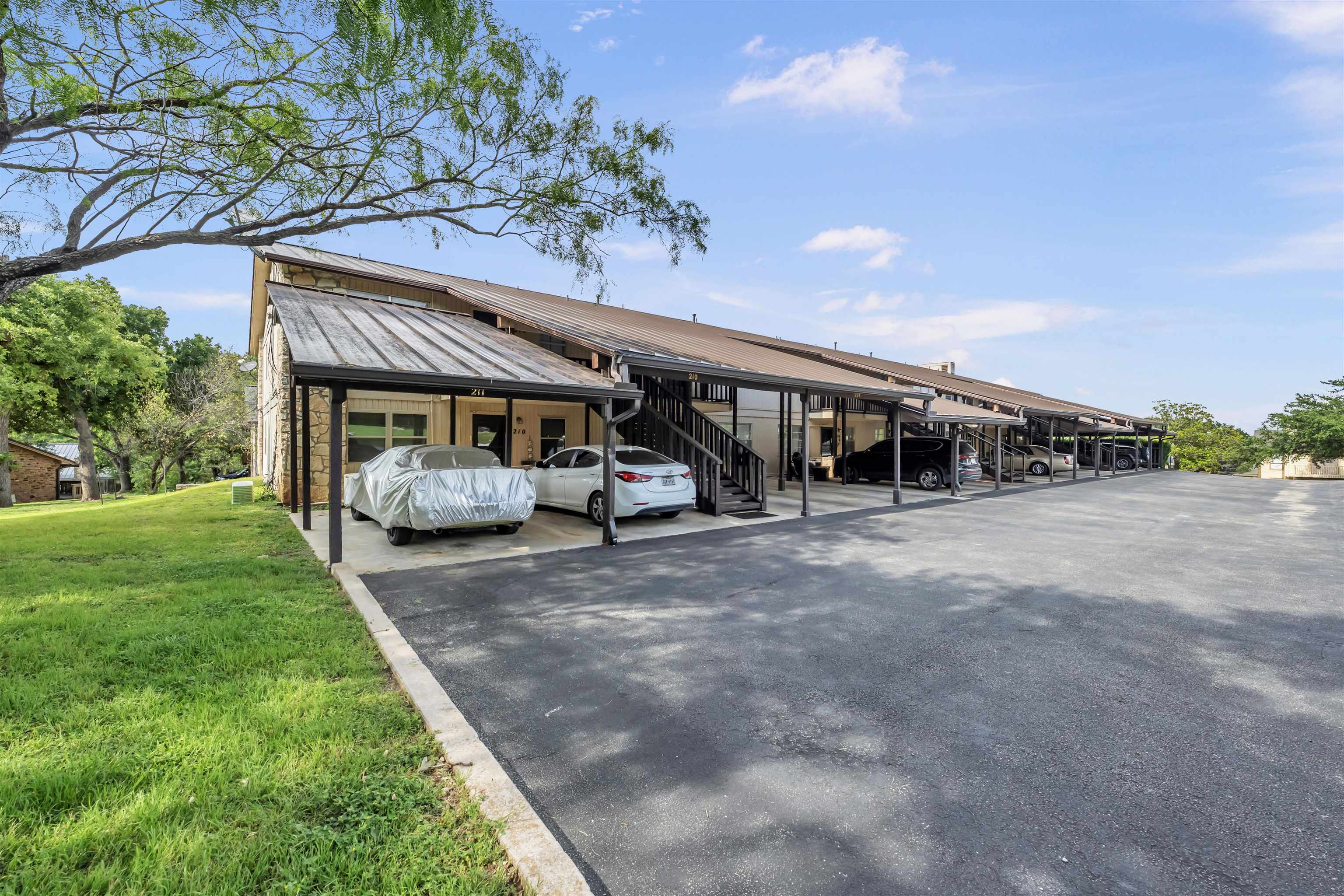 The Oaks Condo Horseshoe Bay Bldg B Unit 211