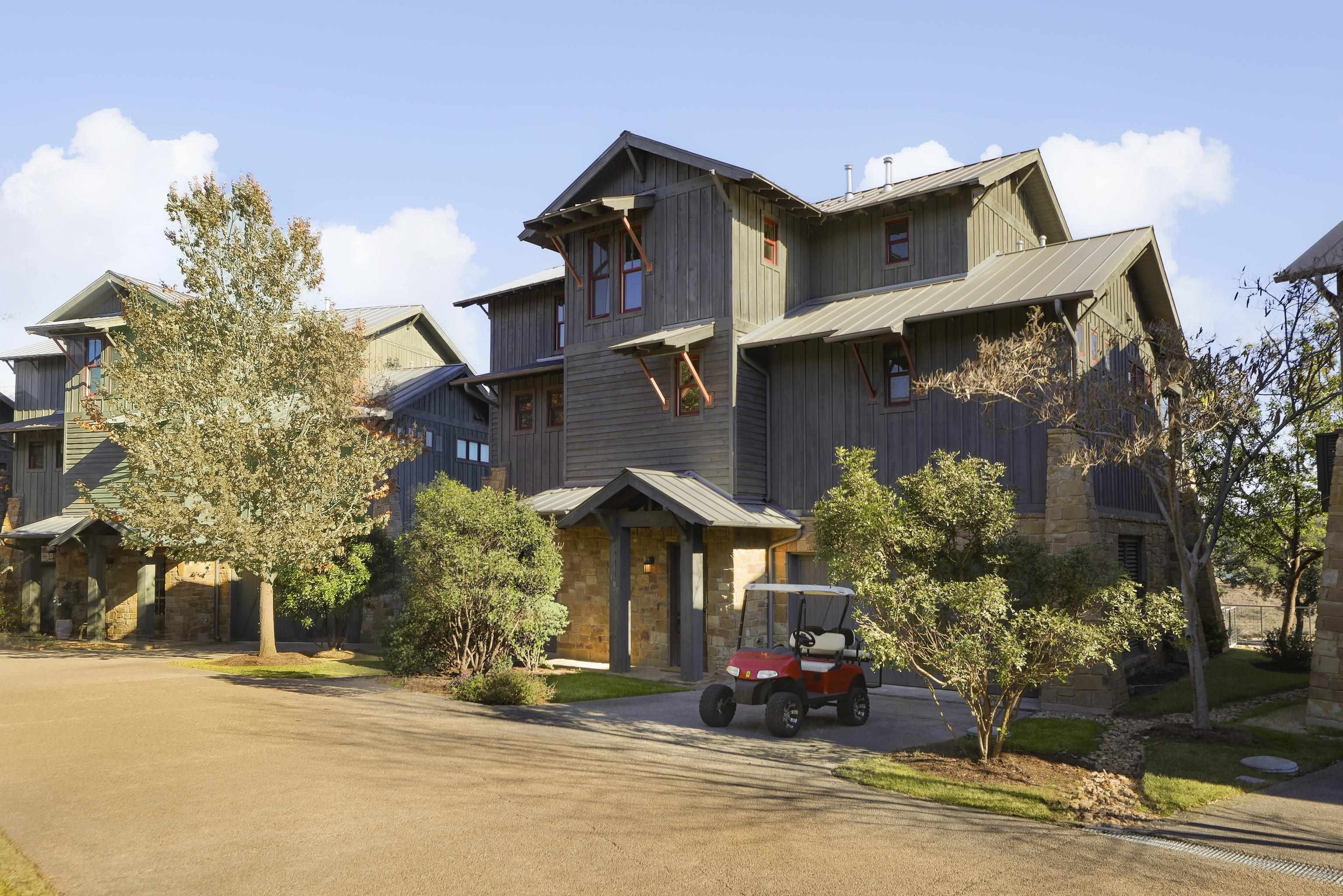 ALURA POINTE CONDOMINIUMS AMENDED UNT 107 PLUS 1.4600 % INT IN COM AREA