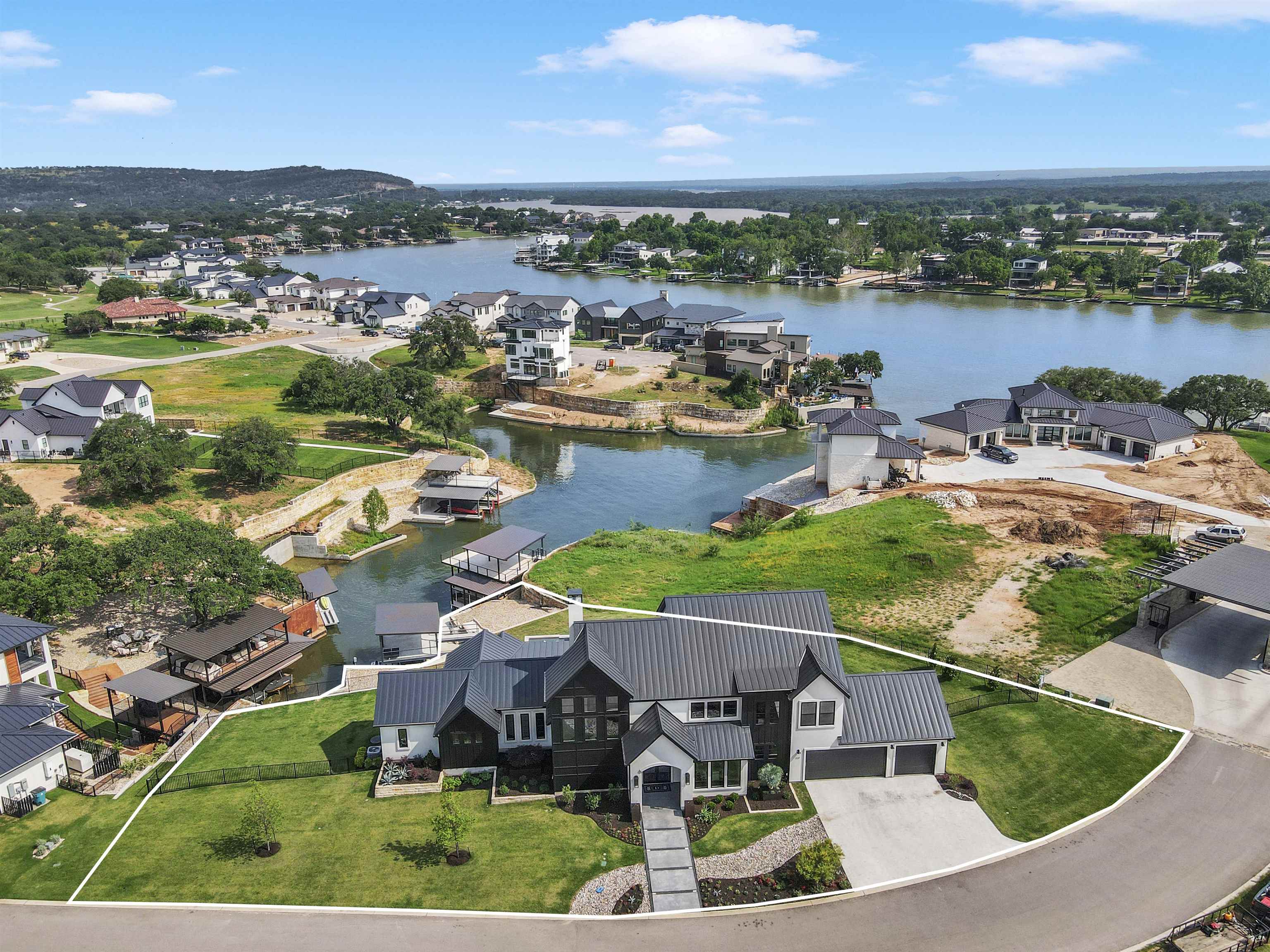 117 Legendary Estates, Kingsland