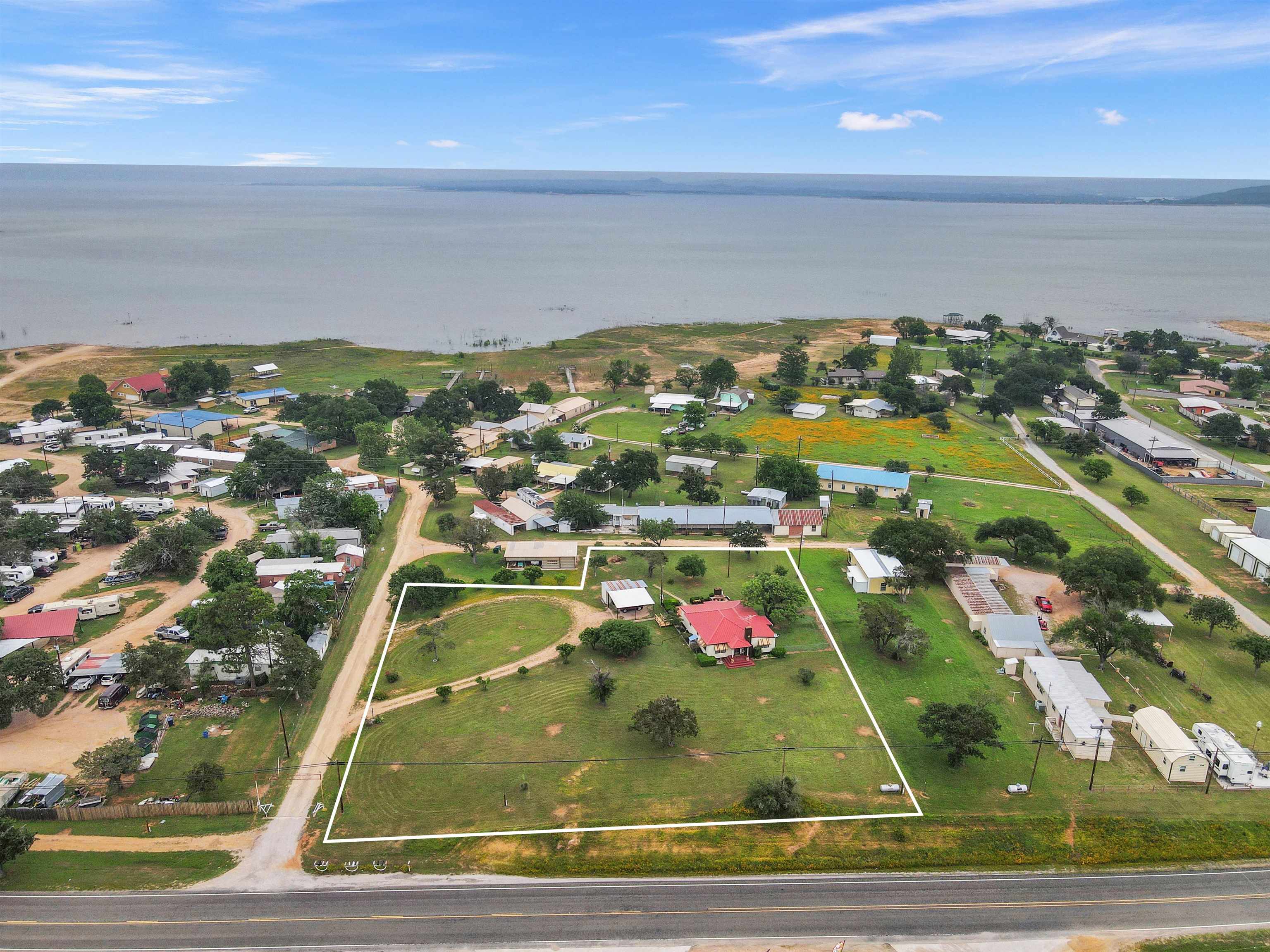 A & D ACRES NE & NW PT OF LT 27