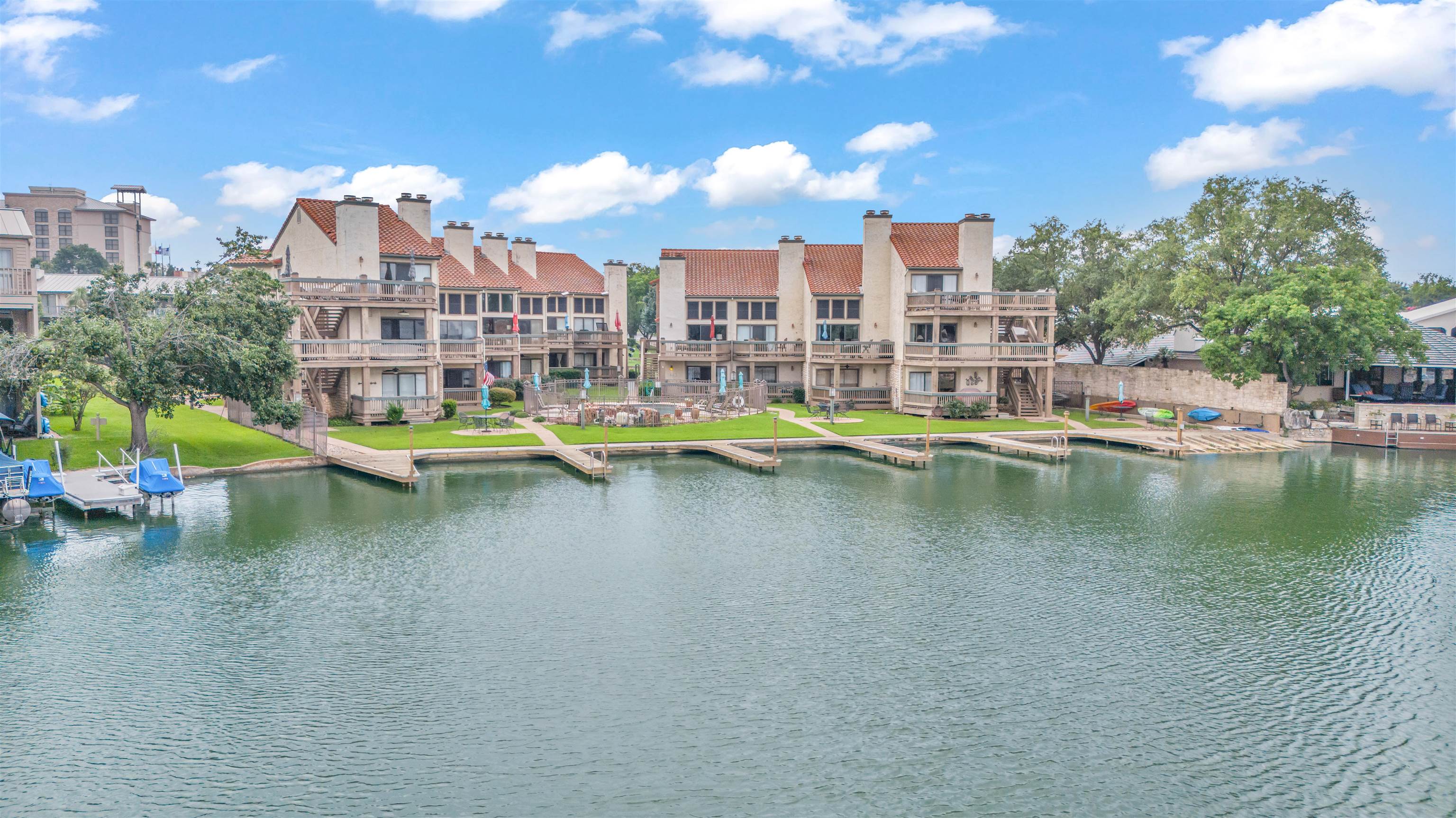 509 Short Circuit, Horseshoe Bay