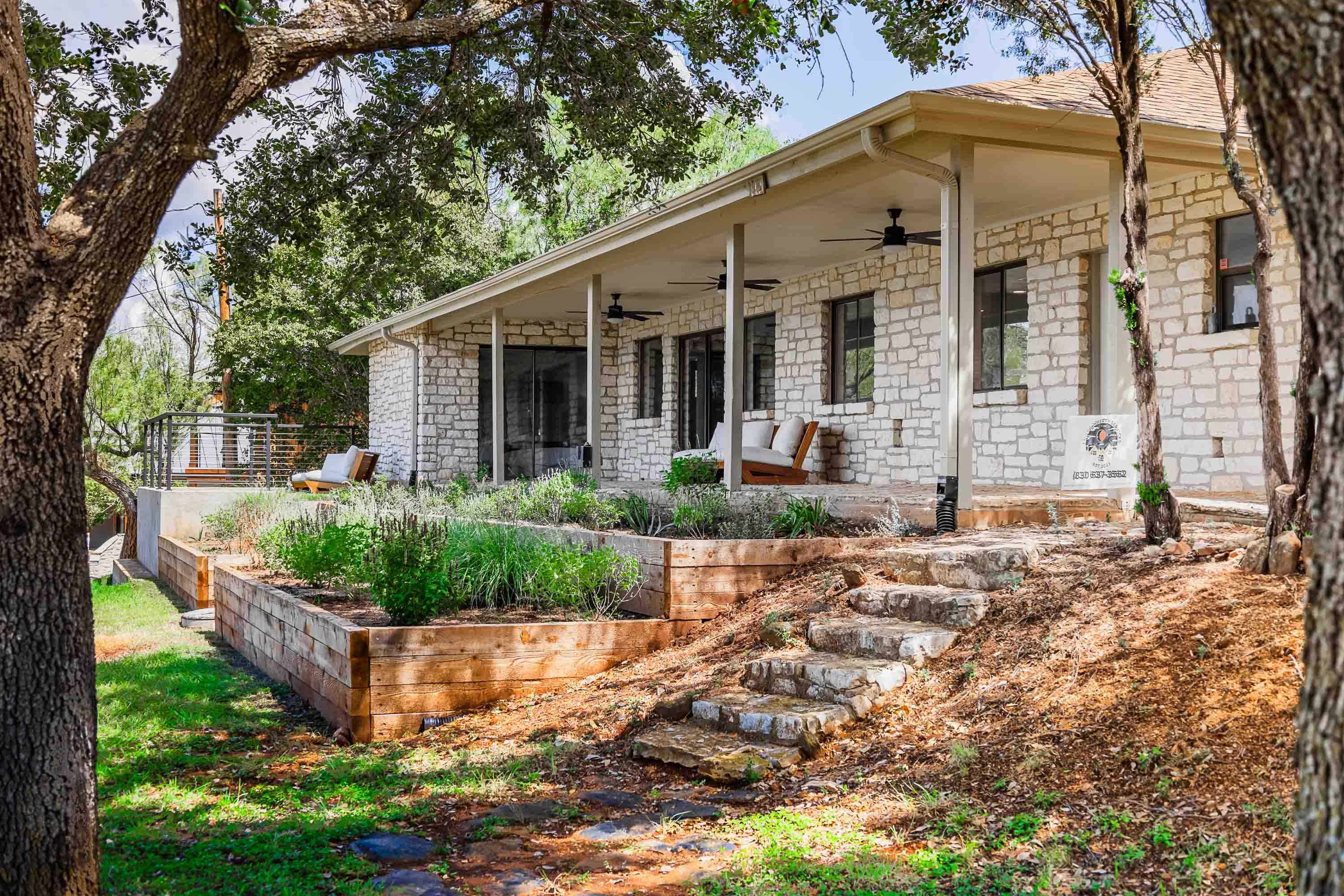 BLUE LAKE ESTATES UNIT 1 LT 141 & 0.079 AC TR E 1/2 OF BLUE HAVEN DR