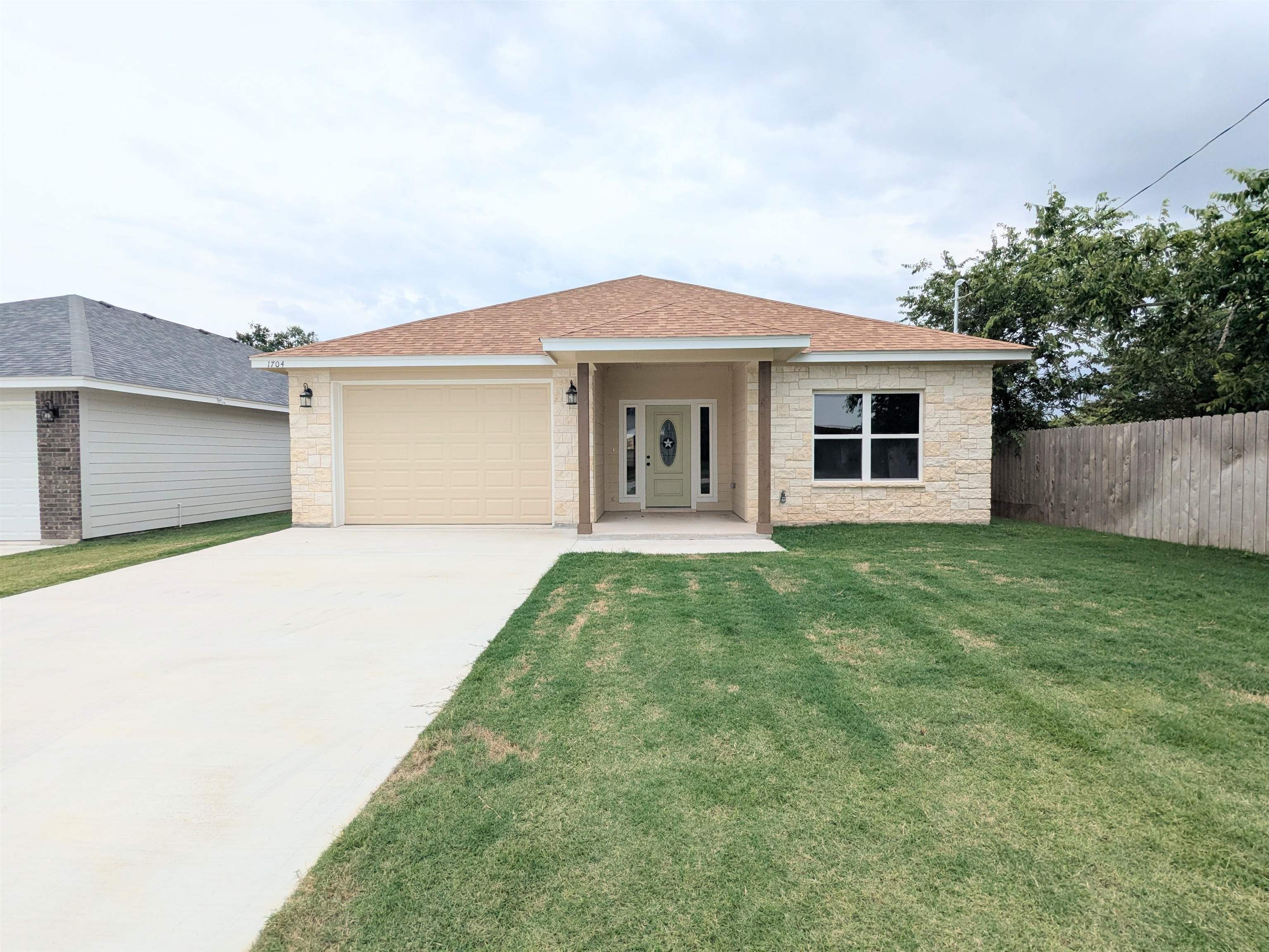 1704 Avenue G, Lampasas