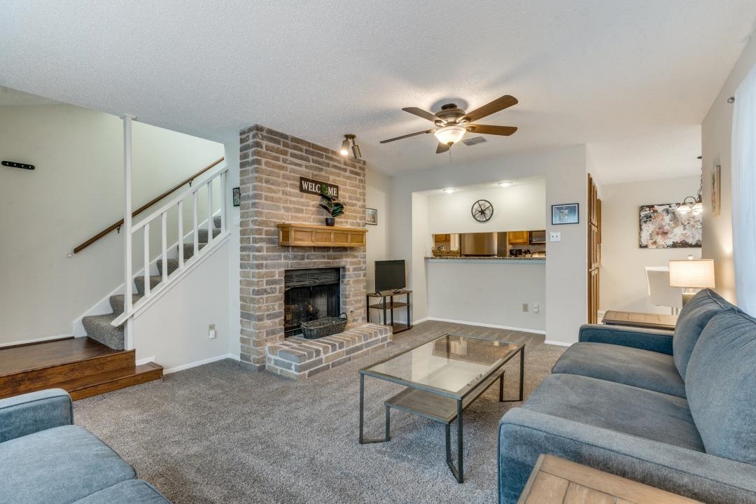 UNT 4 BLD E OAKWOOD CONDOMINIUMS THE PLUS 2.7778% INTEREST IN COMMON AREA