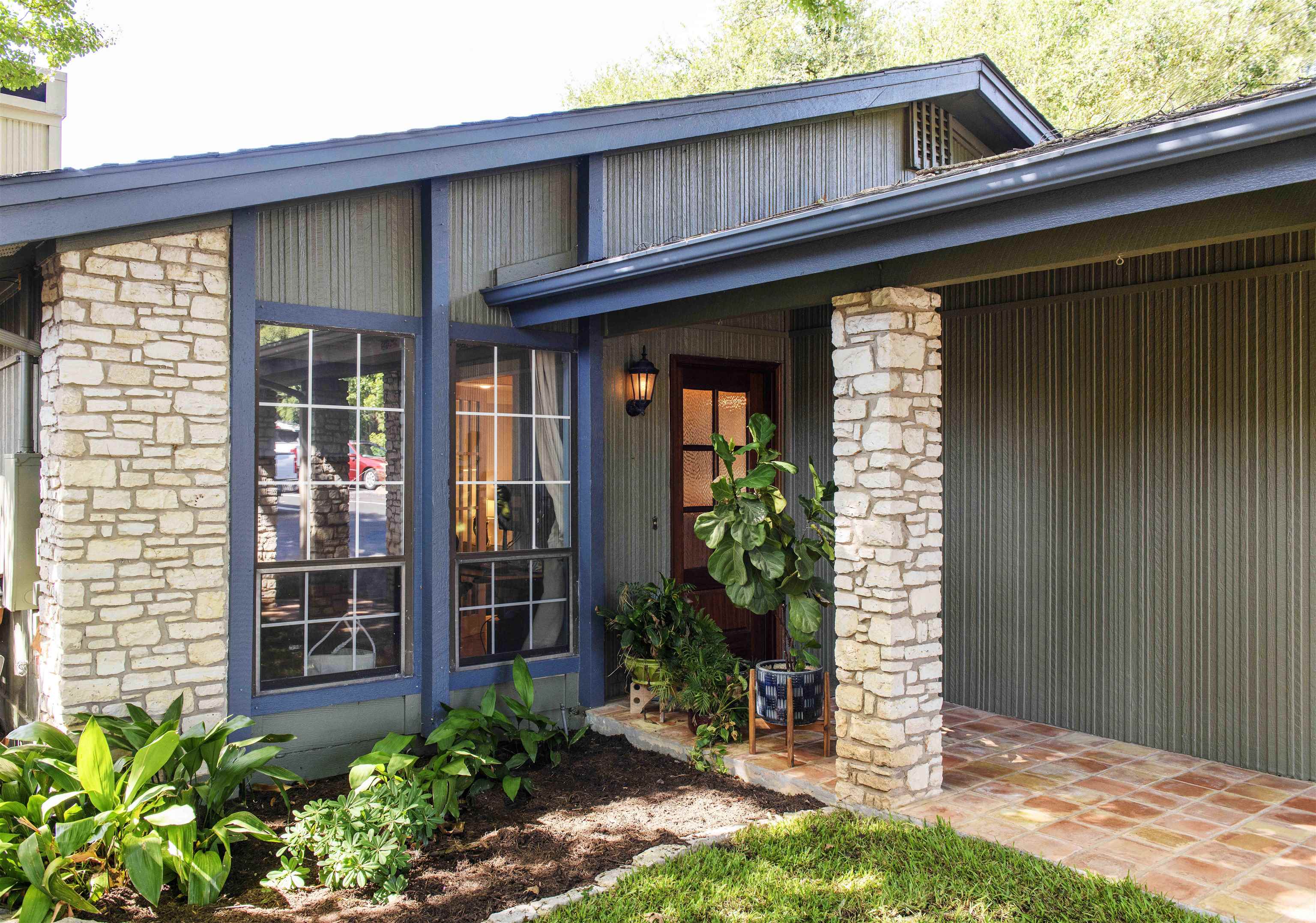 LOT 44 BLK A LAKEWOOD SEC 1 PLUS .271% INT IN COMMON AREA