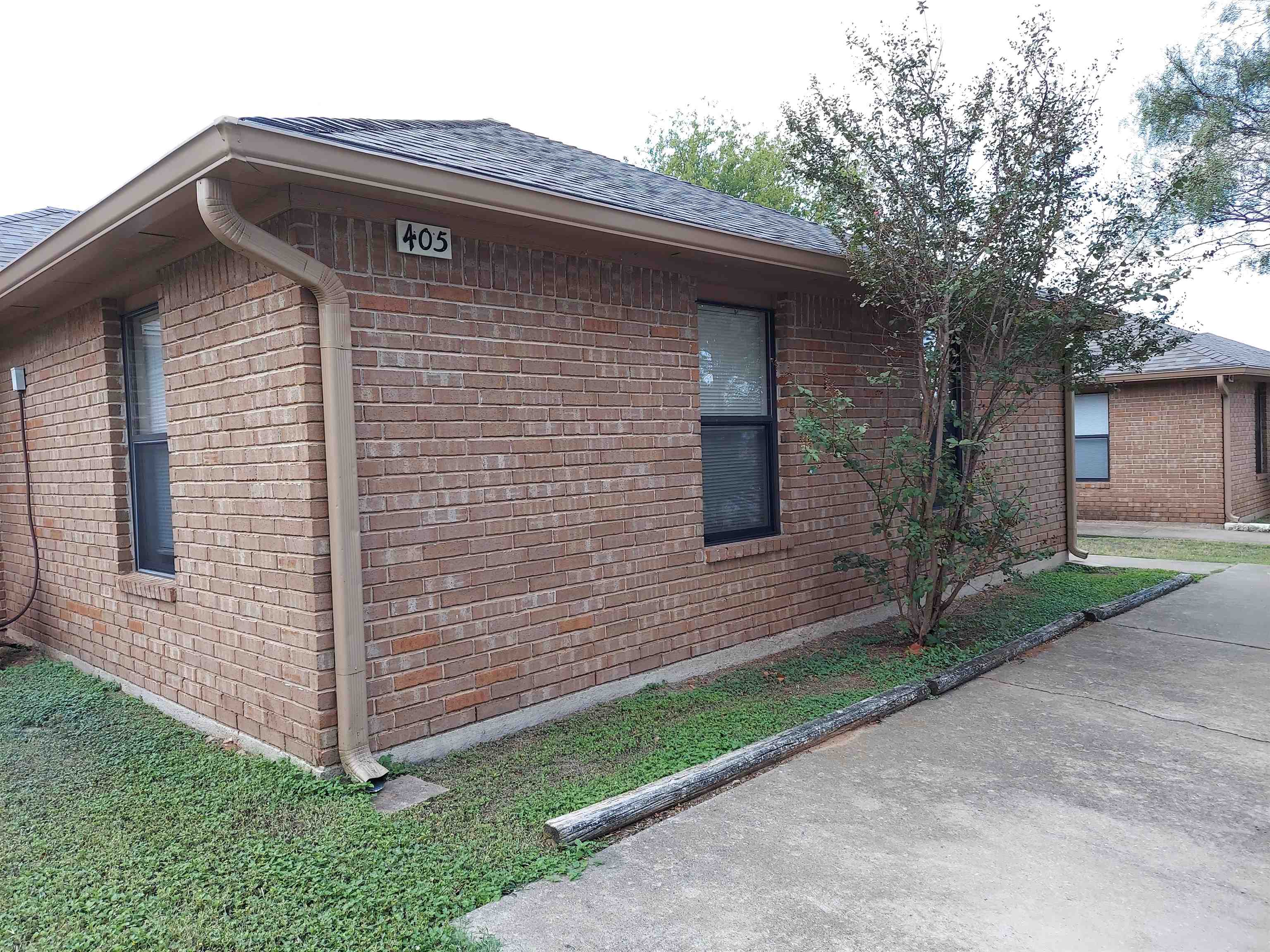 S6130 MARBLE FALLS CITY LOT 7 BLK 184