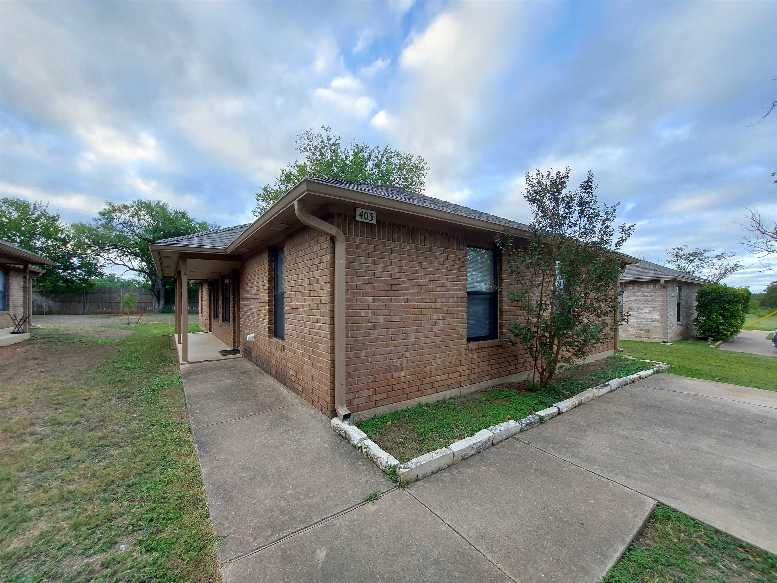 S6130 MARBLE FALLS CITY LOT 7 BLK 184