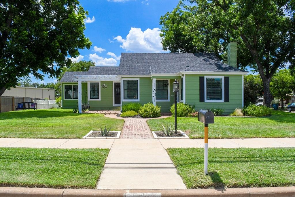 SOUTH ADDN BLK 49 N 75 X 147.22 FT OF LT 192A & NE 7.72 X 75 FT OF LT 191B