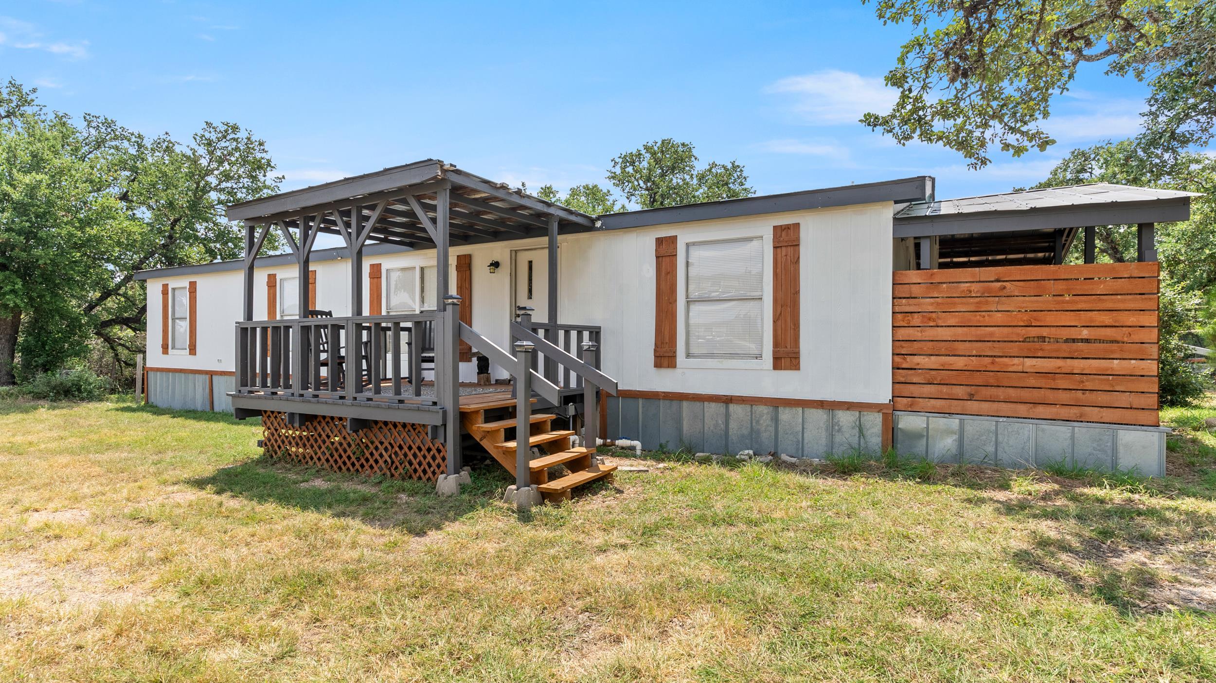 ENCINATAS SUB , LOT 9 , ACRES 1.0 HUD# RAD1312292 ,;S# SN228298A , S# SN228298B