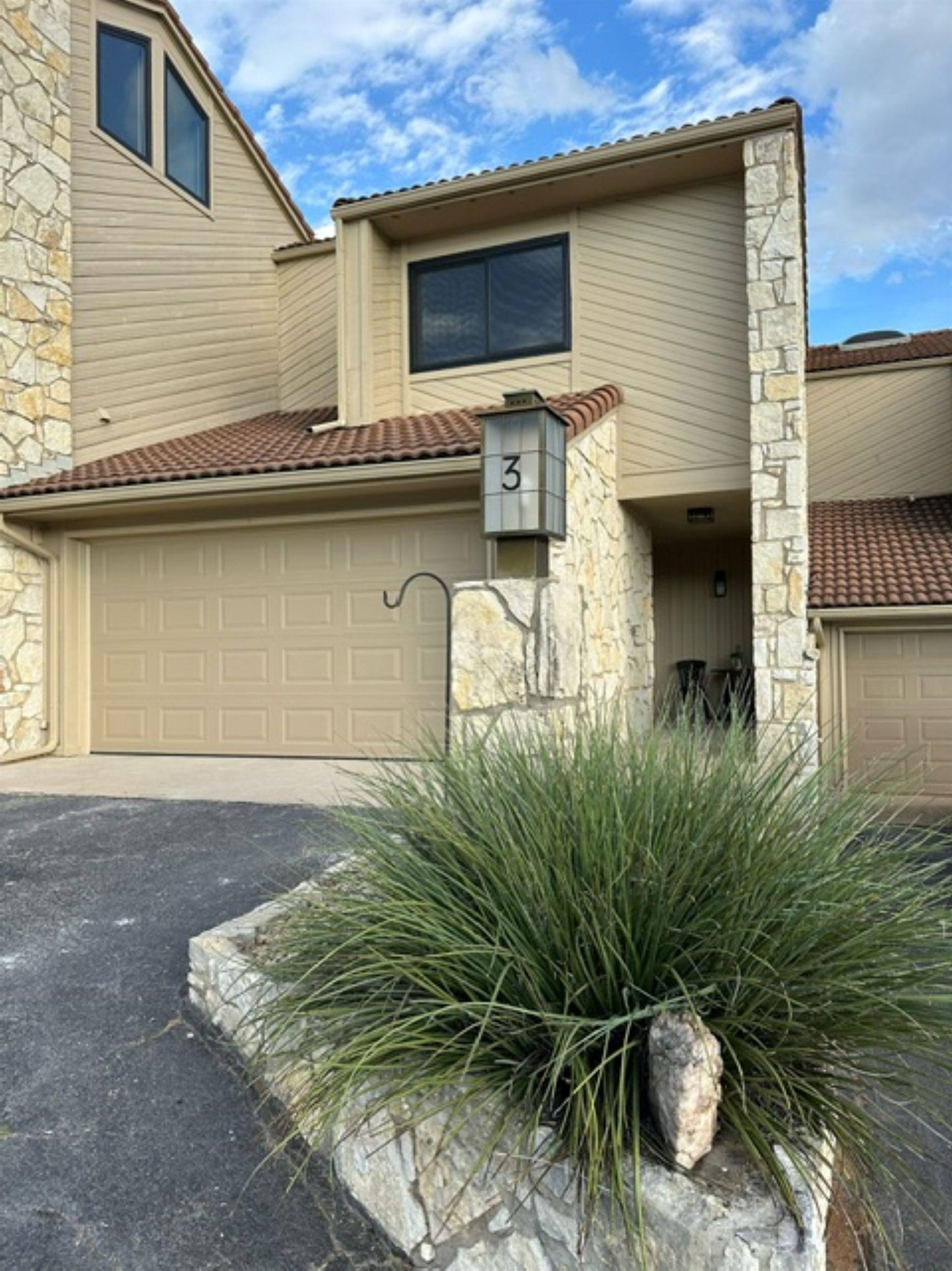 STONEGATE MANOR TH HORSESHOE BAY W9023-3