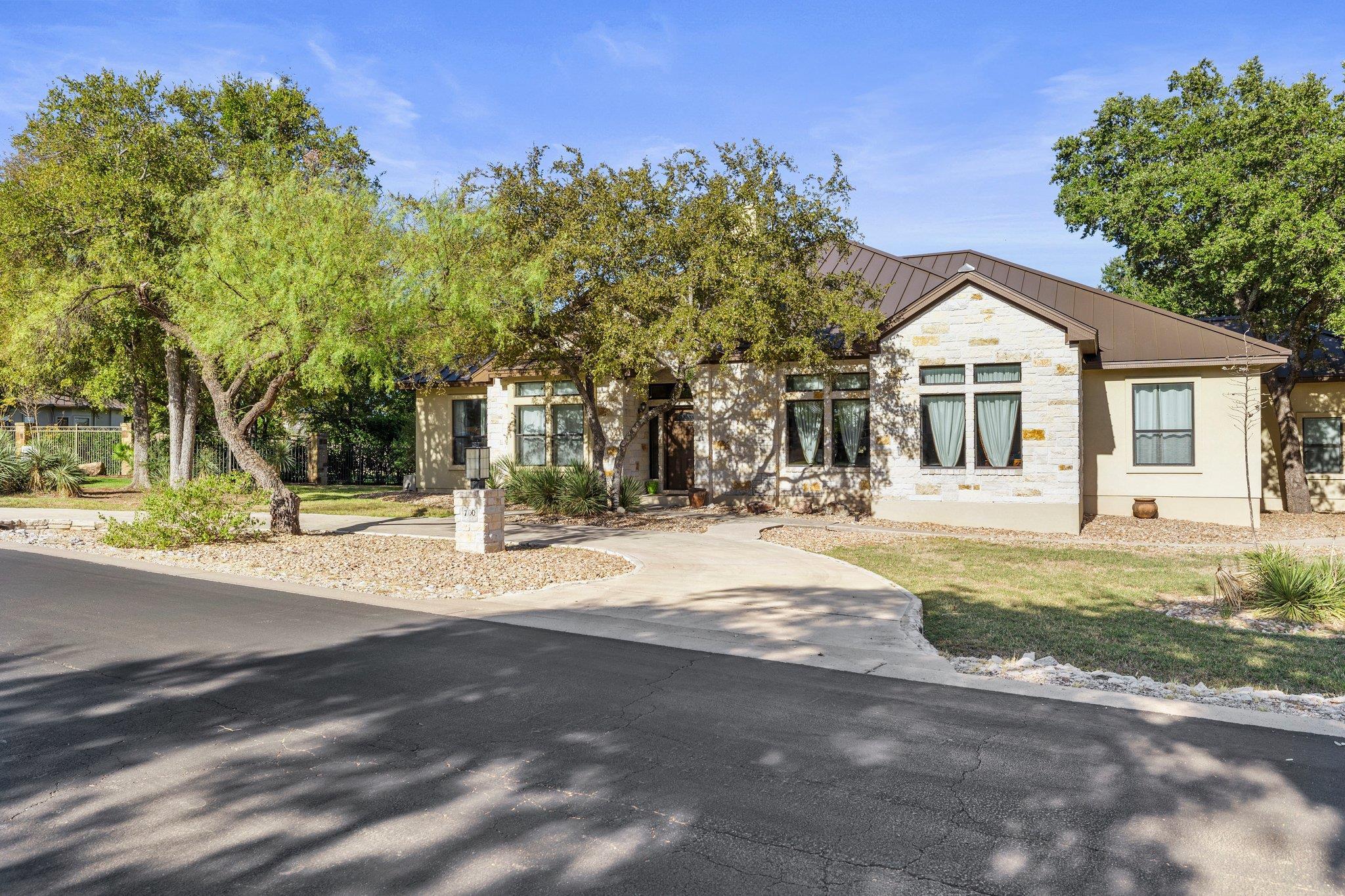 18062 Horseshoe Bay Proper, Llano County