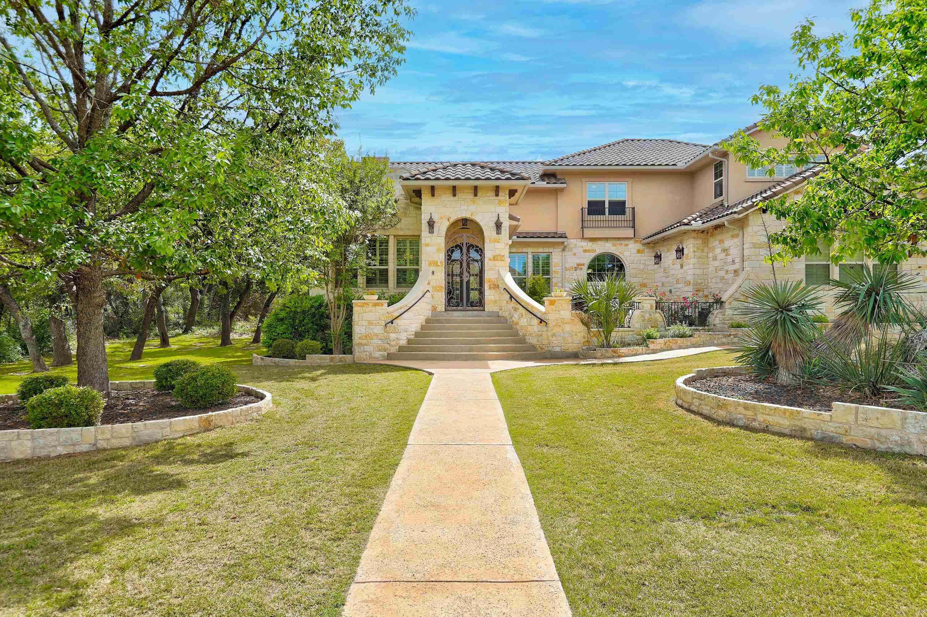 423 Bella Montagna Circle, Austin