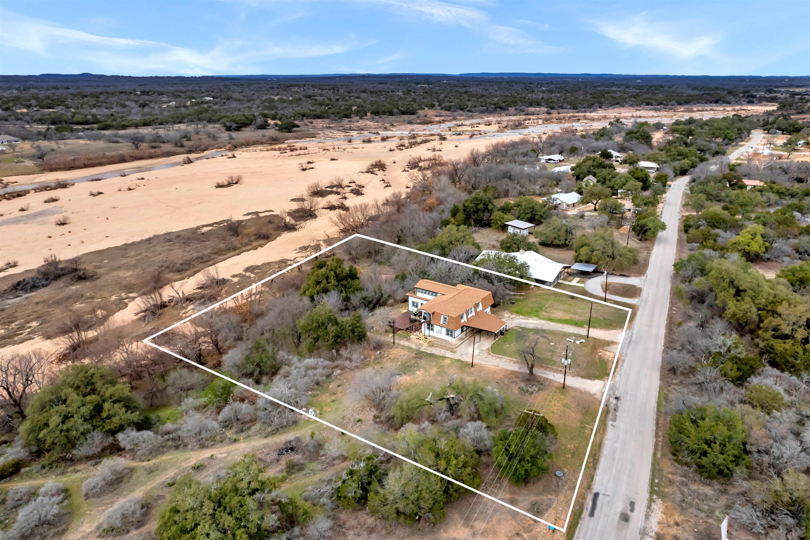7036 River Oaks, Kingsland