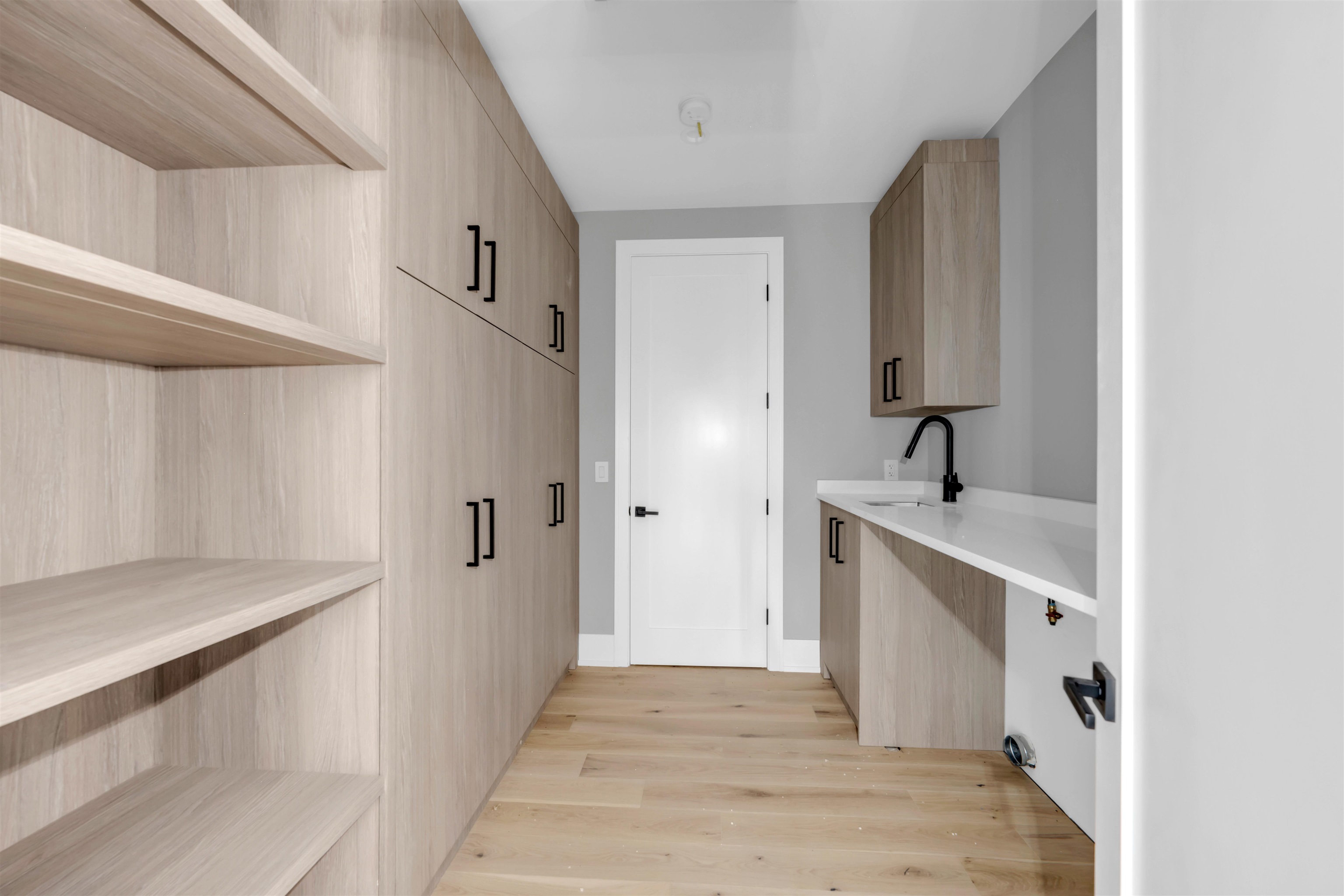3072x2048