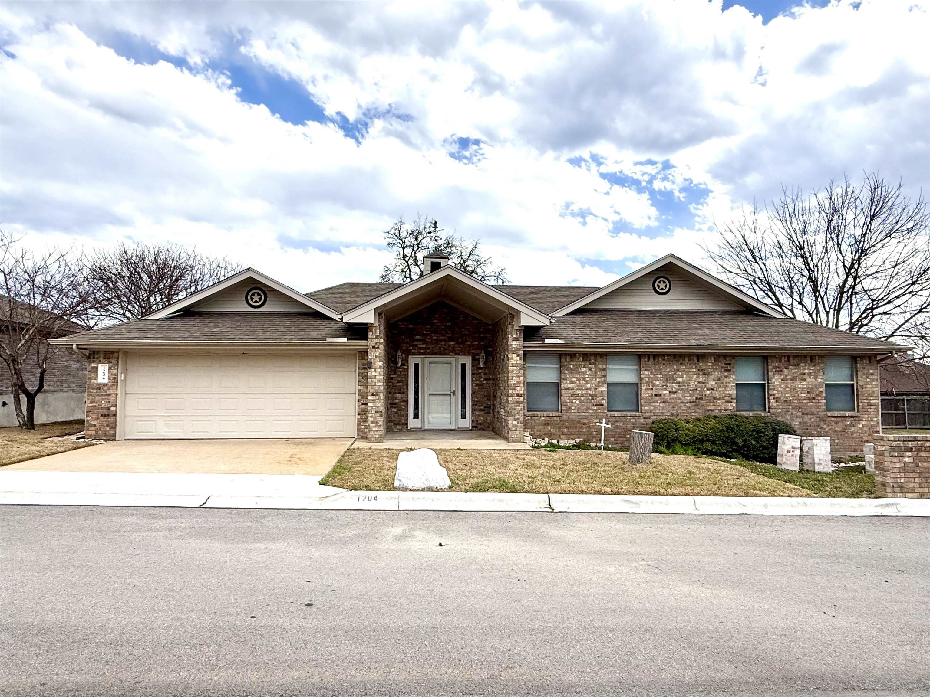 1204 Applewood, Burnet