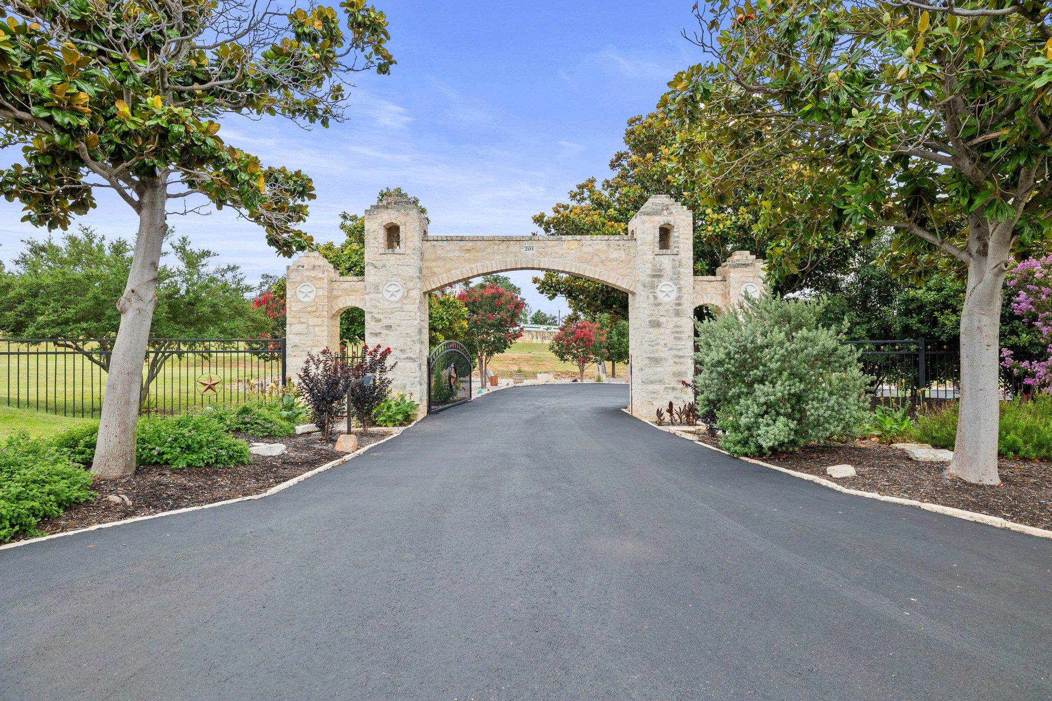 203 Senisa Dr., Buchanan Dam