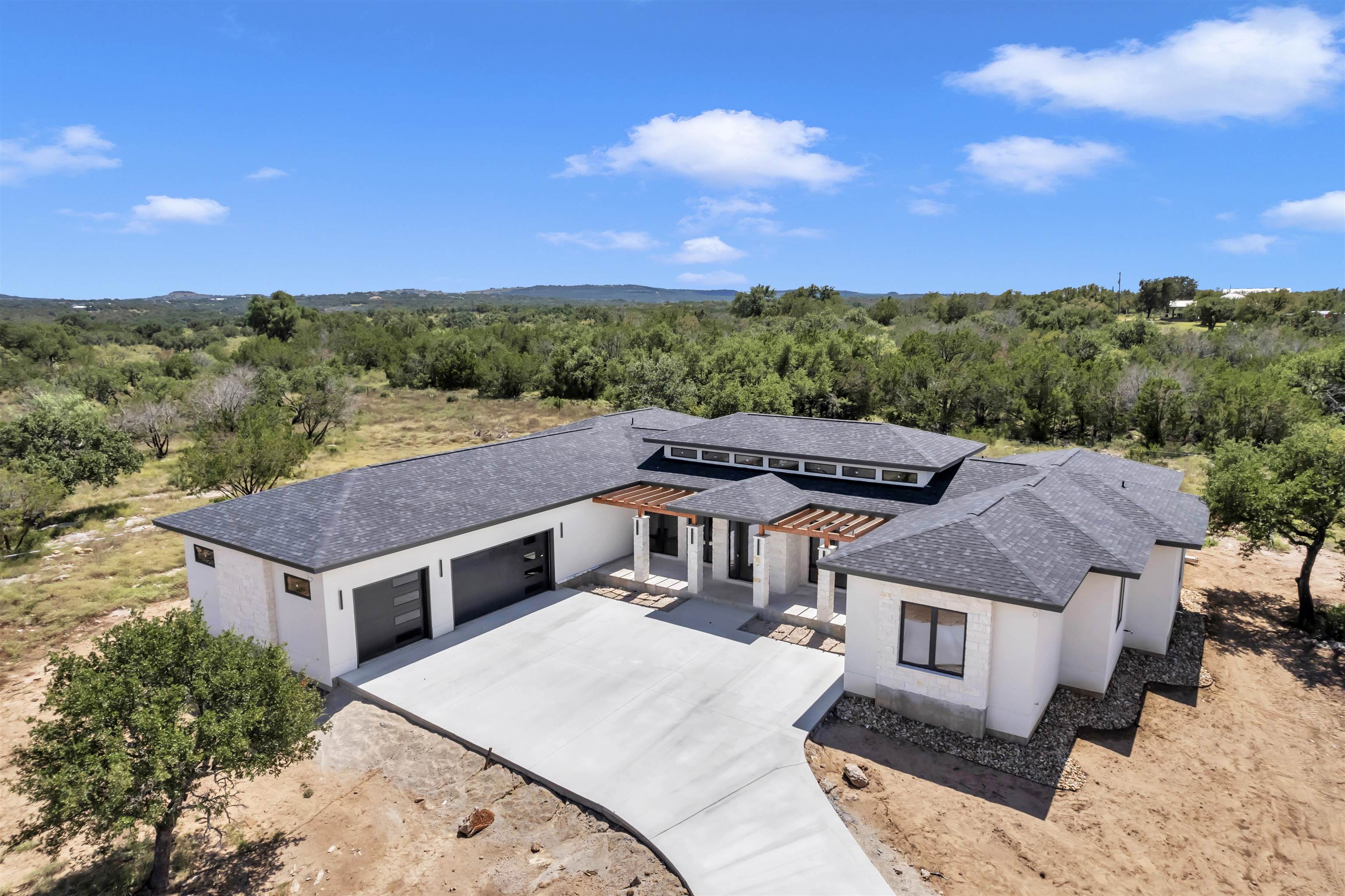 6425 Ranch Rd 962 W, Round Mountain
