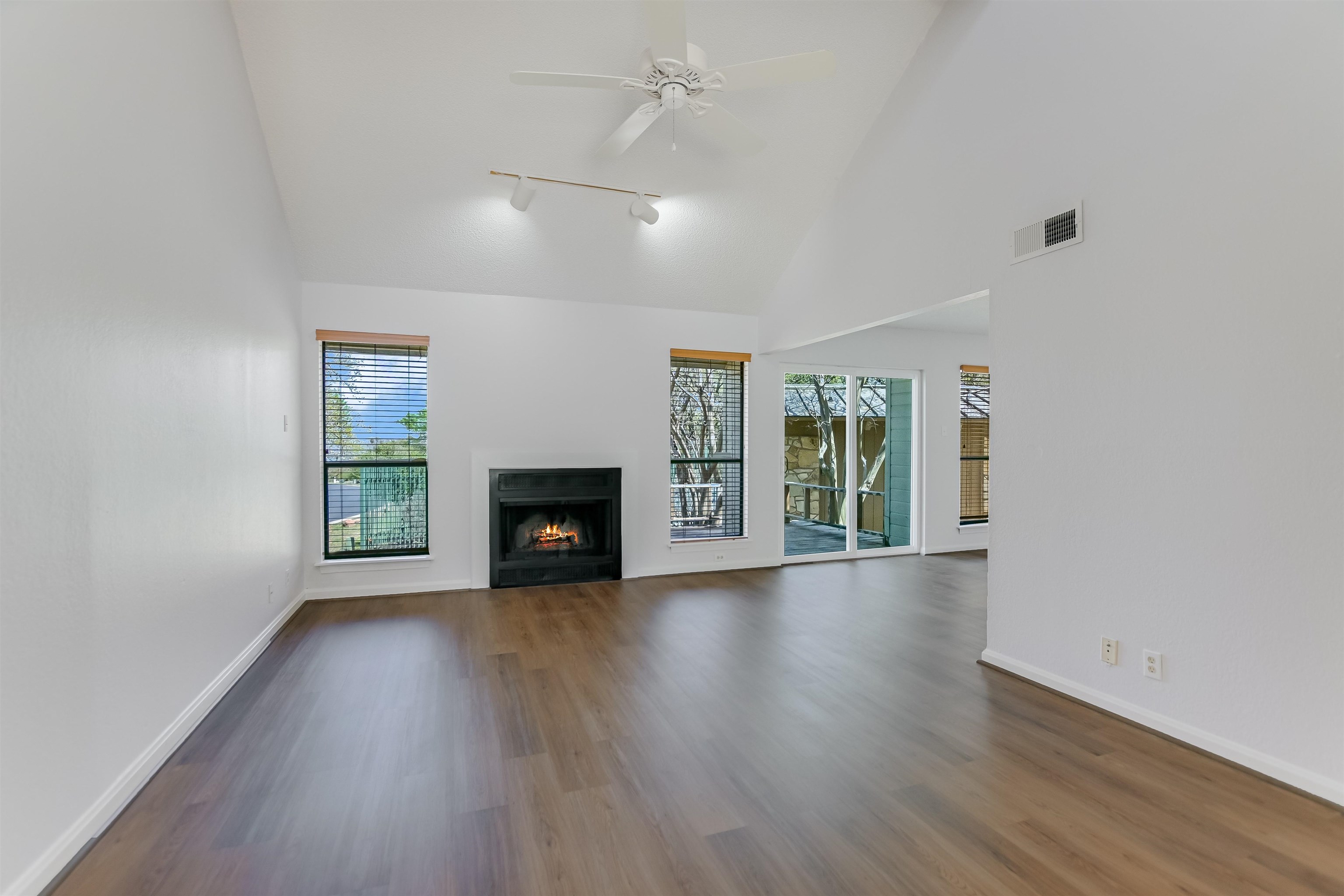 STONEWOOD TH HORSESHOE BAY 4017-1