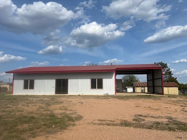 1202 BESSEMER, Llano