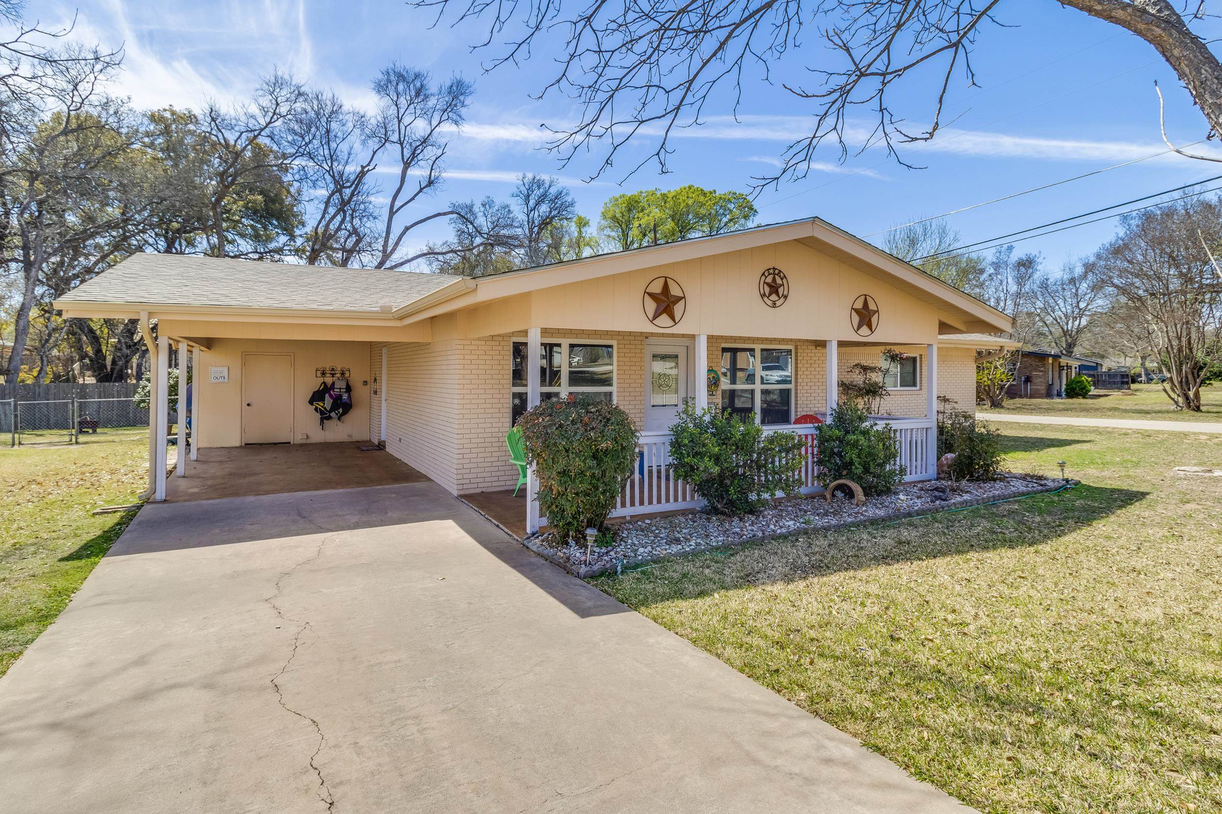5300 Bedford, Kingsland