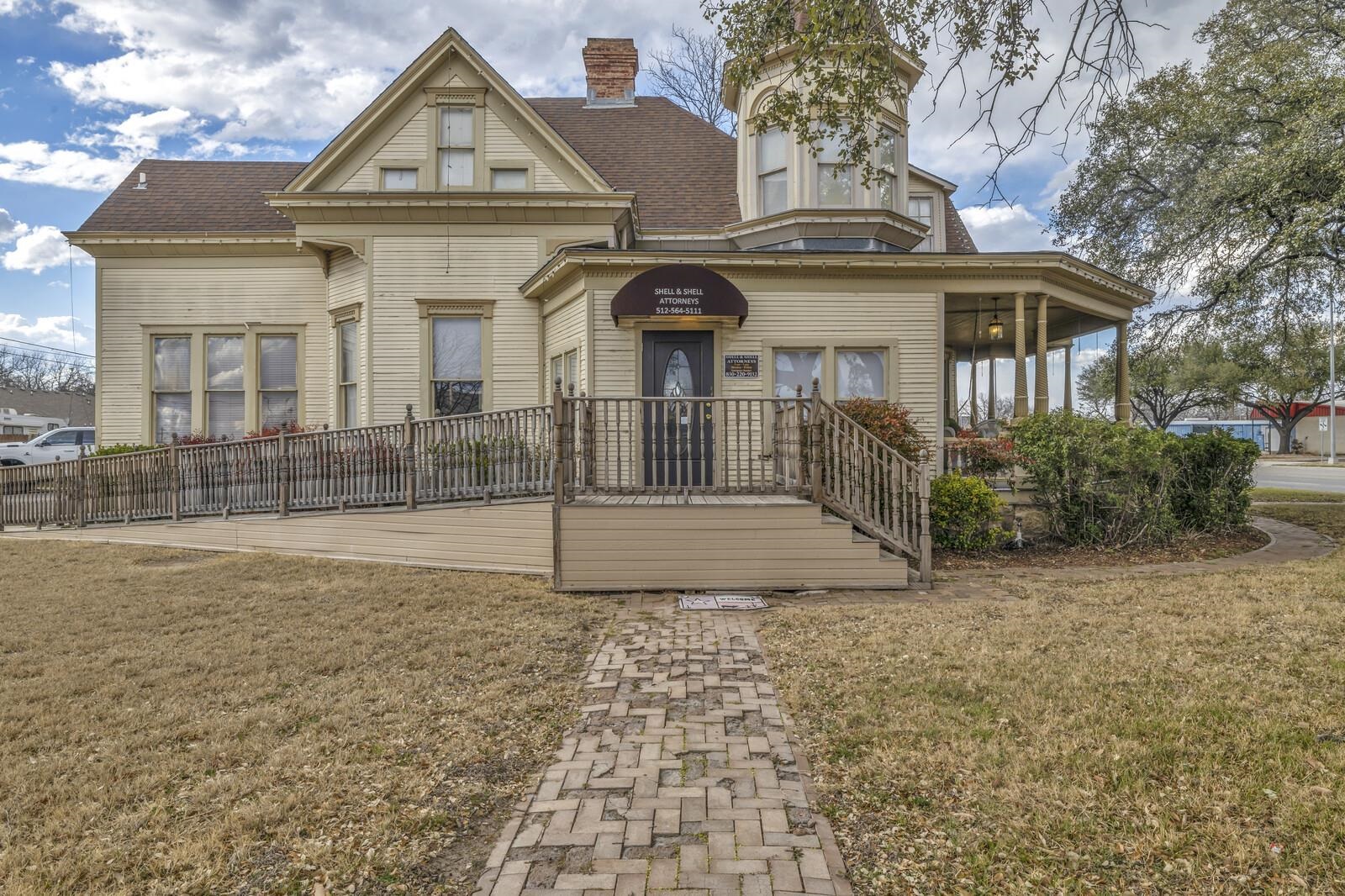606 Key, Lampasas