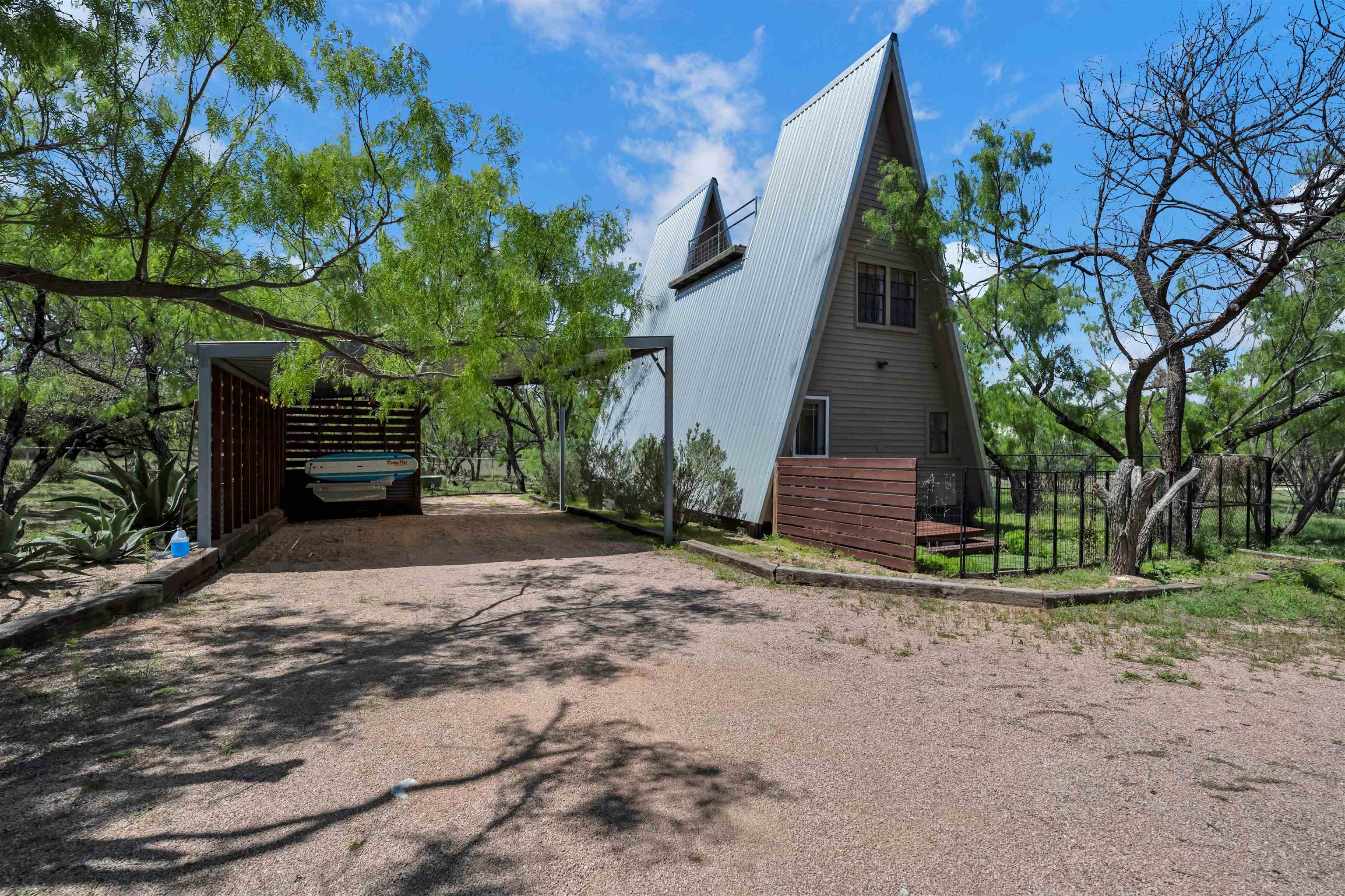 932 CR 118, Burnet