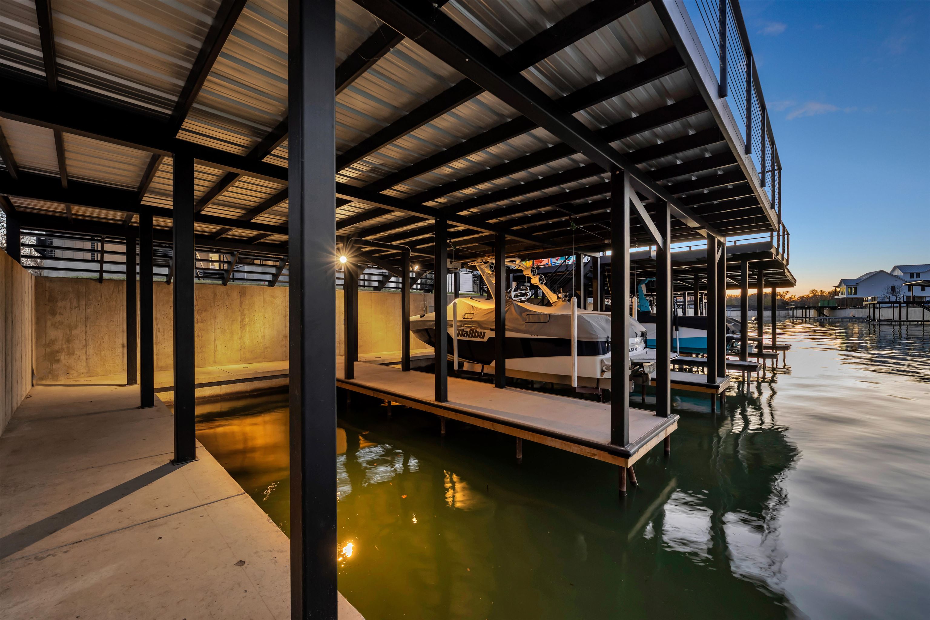 3072x2048