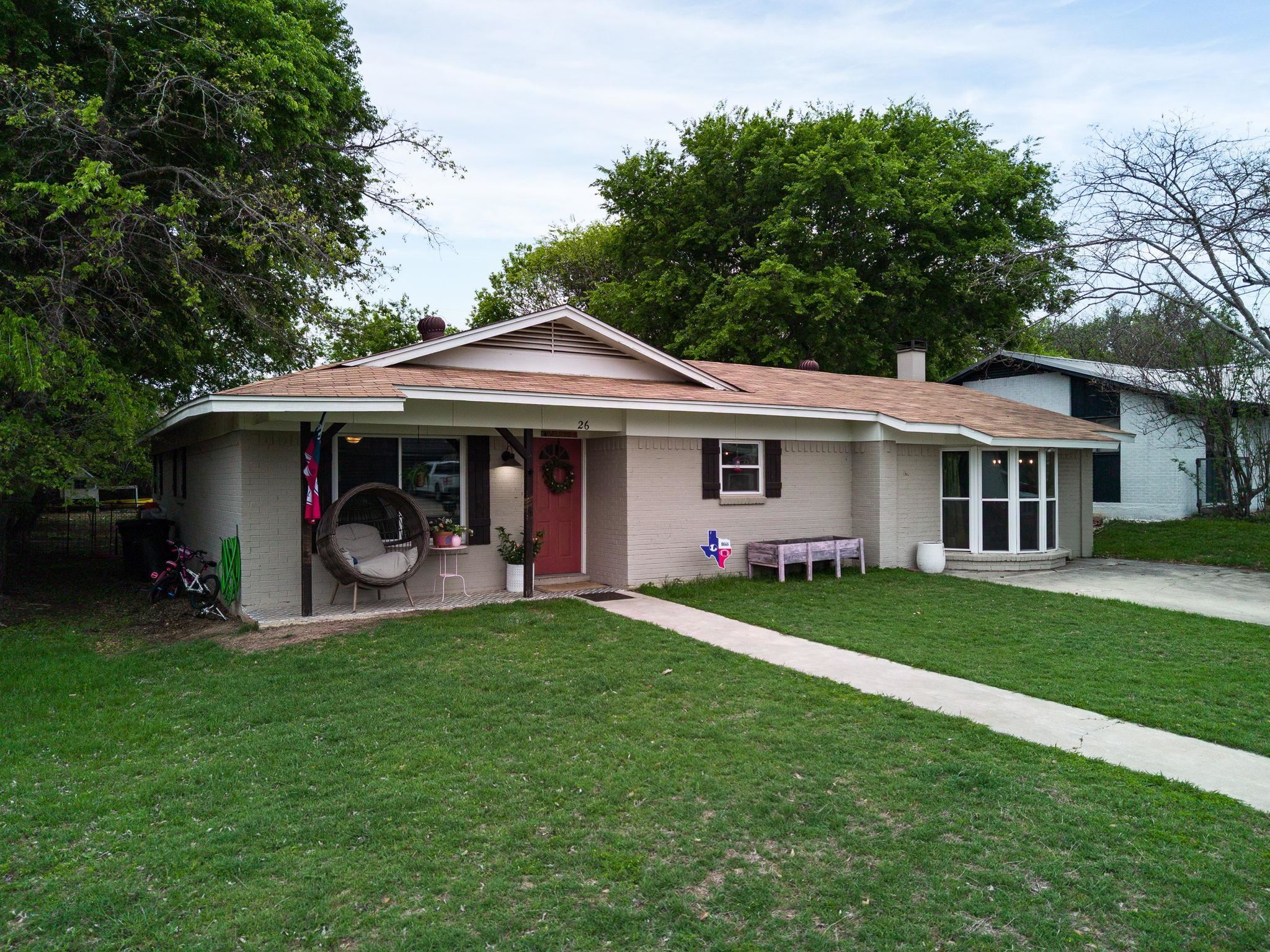 LOT: 26 BLK: ADDN: CASTLE HEIGHTS LocCd:94