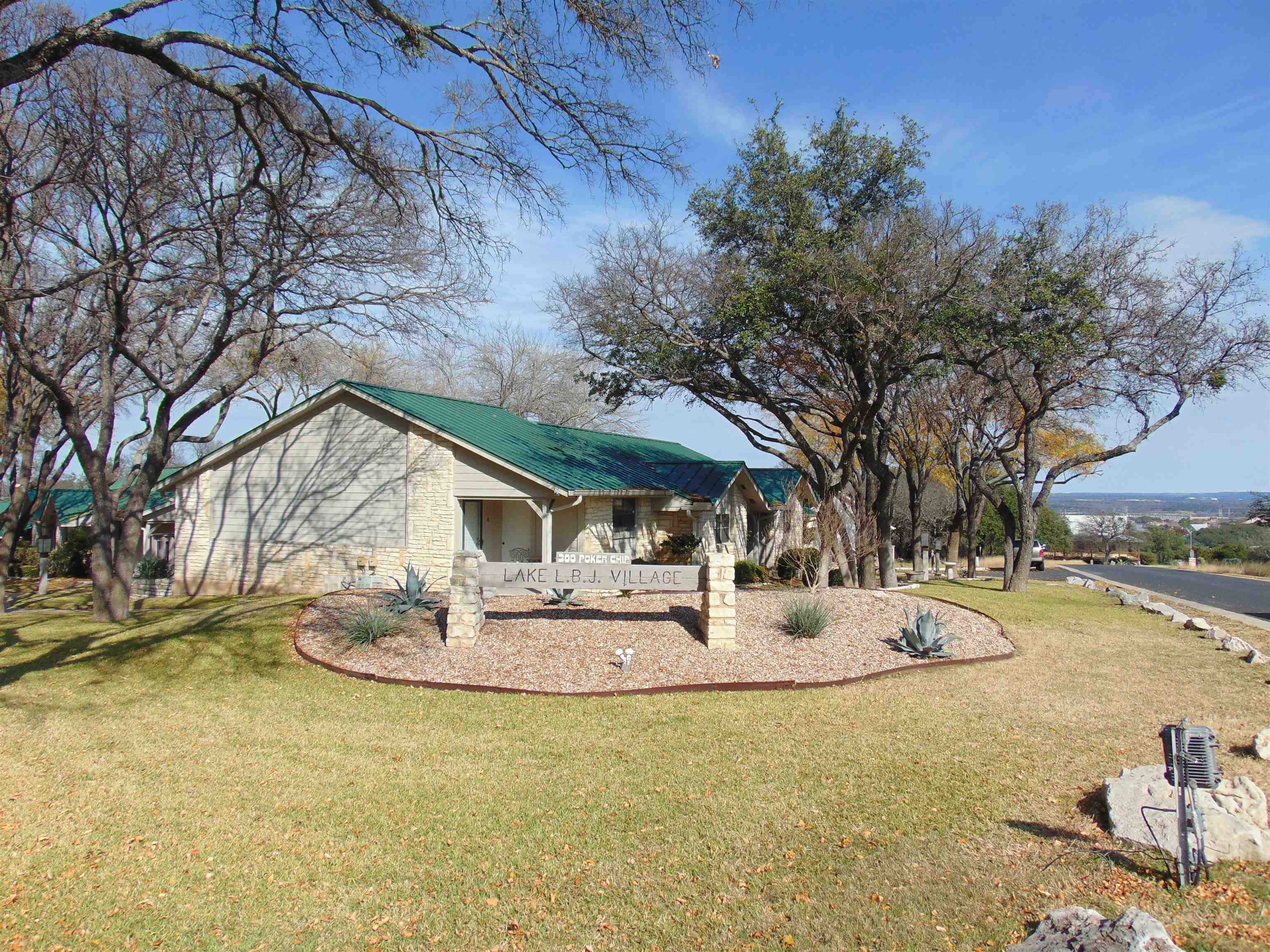 Lake LBJ Village Bldg 2 Horseshoe Bay 4046-19