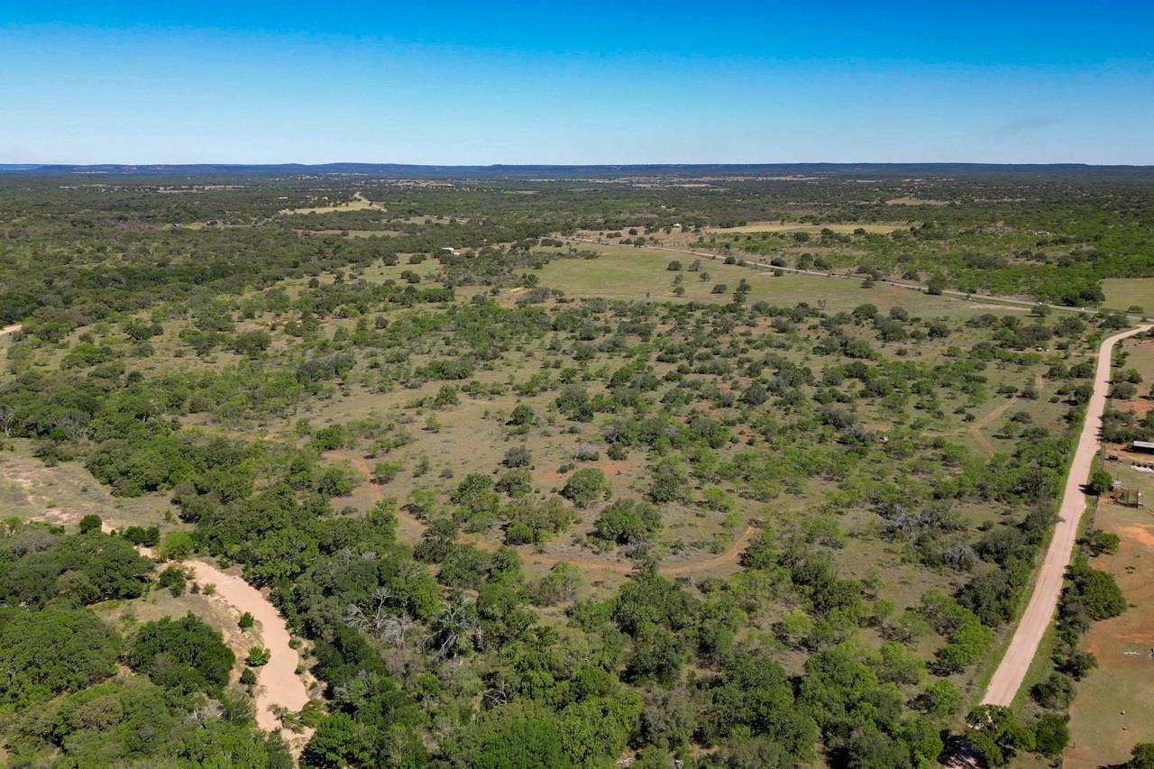 000 County Road 402, Llano
