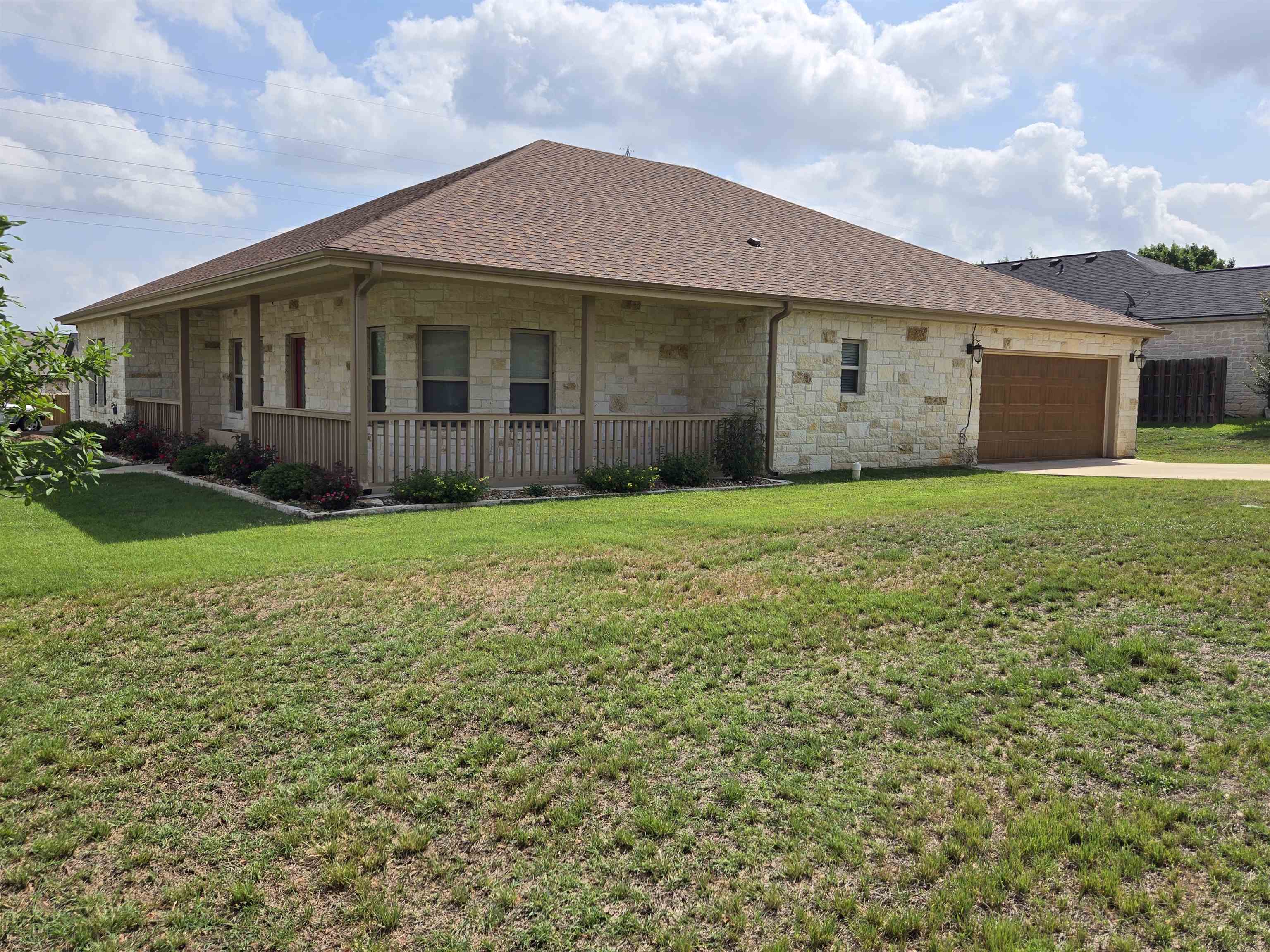 95 Pinehurst St, Meadowlakes