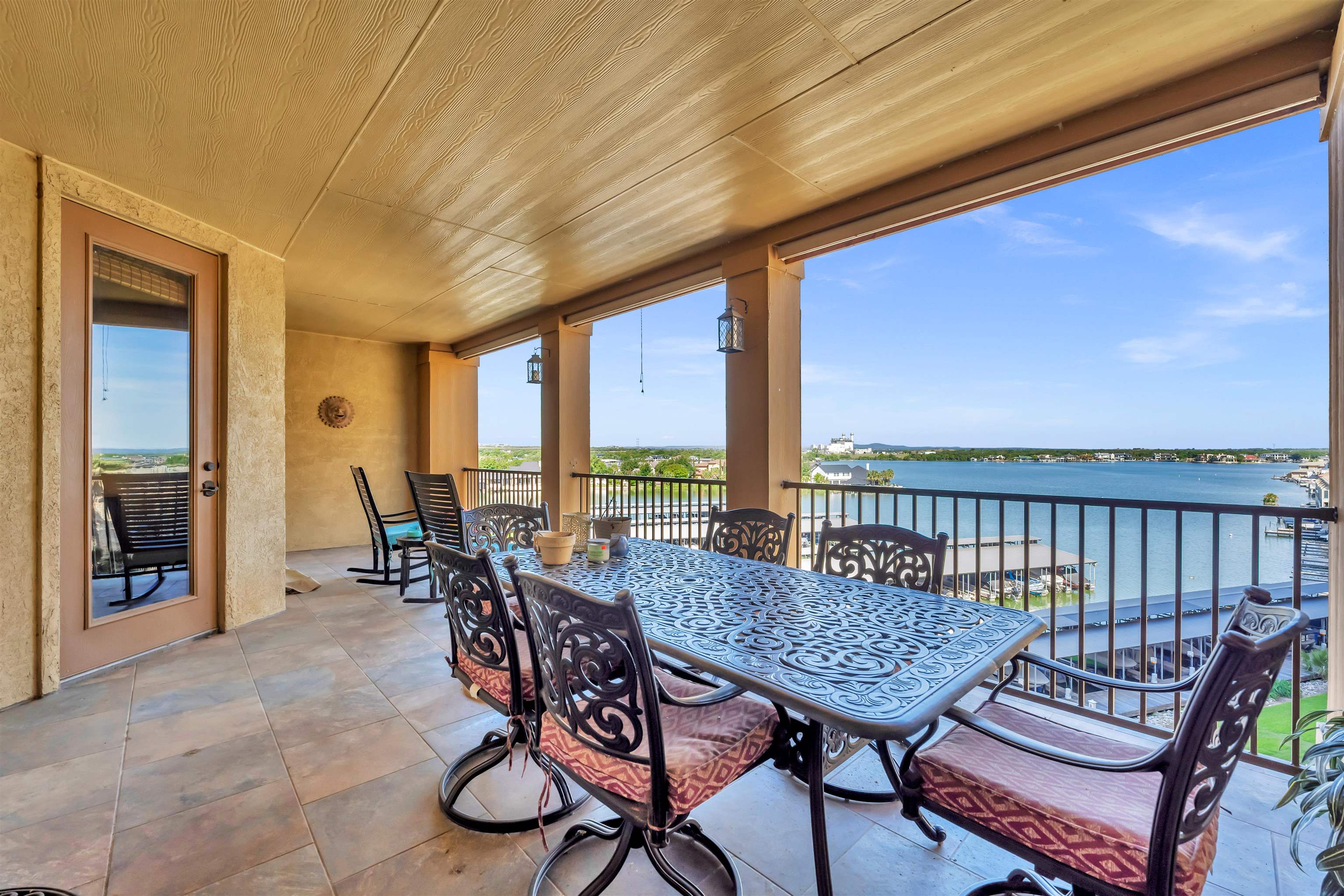 101 West Bank, Horseshoe Bay