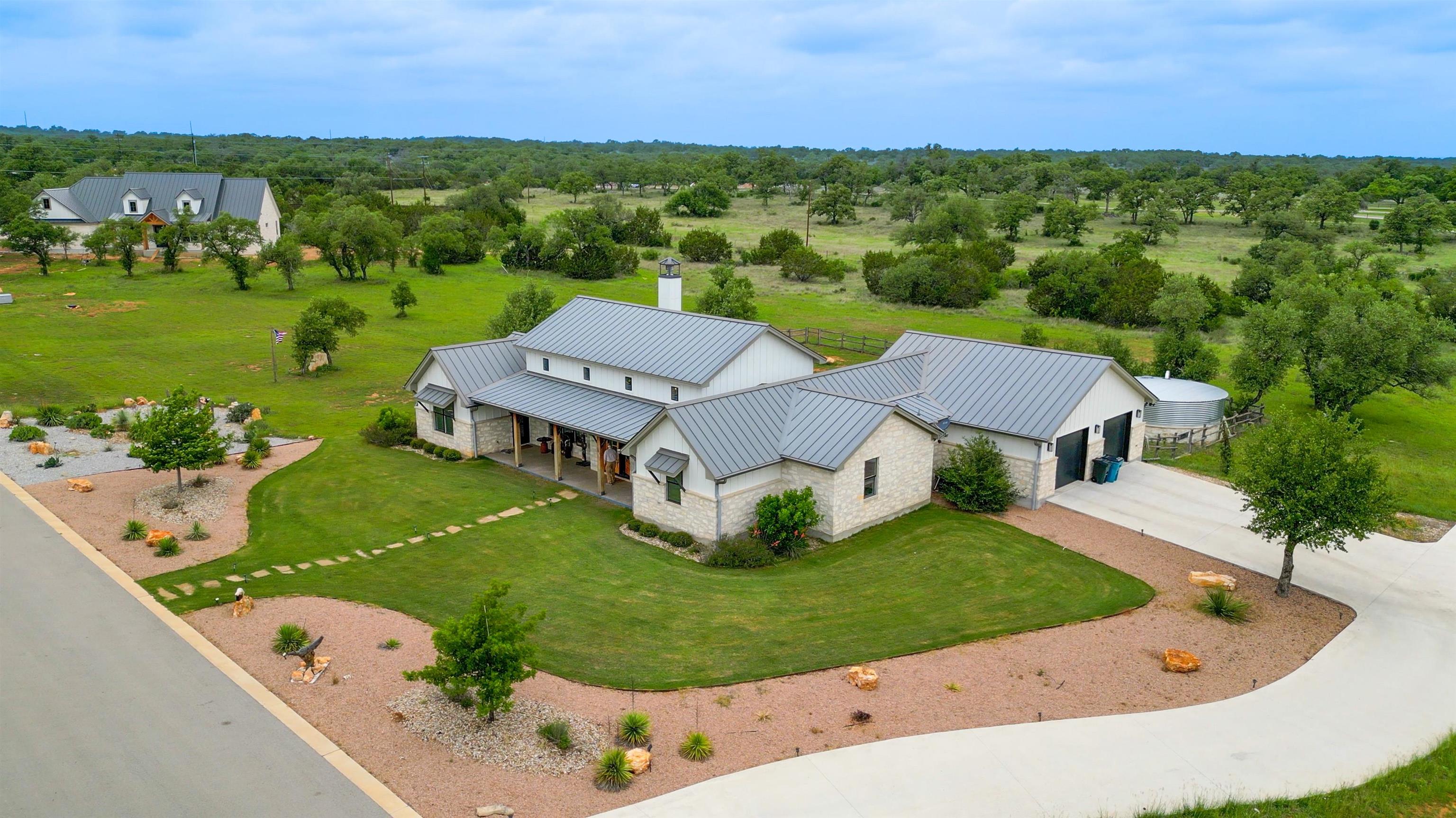 235 Mr Charlie Lane, Round Mountain