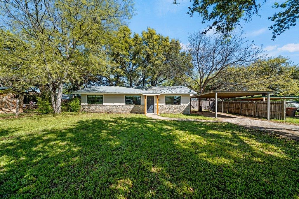 512 Pecan, Johnson City