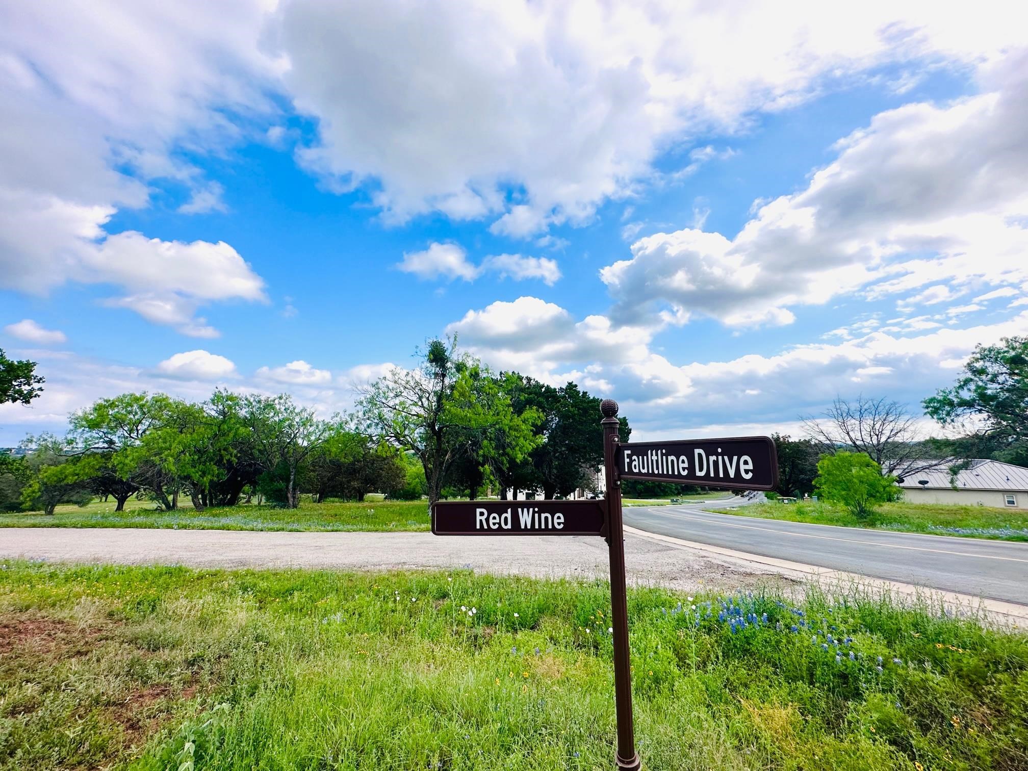 300 Red Wine / Fault Line, Horseshoe Bay