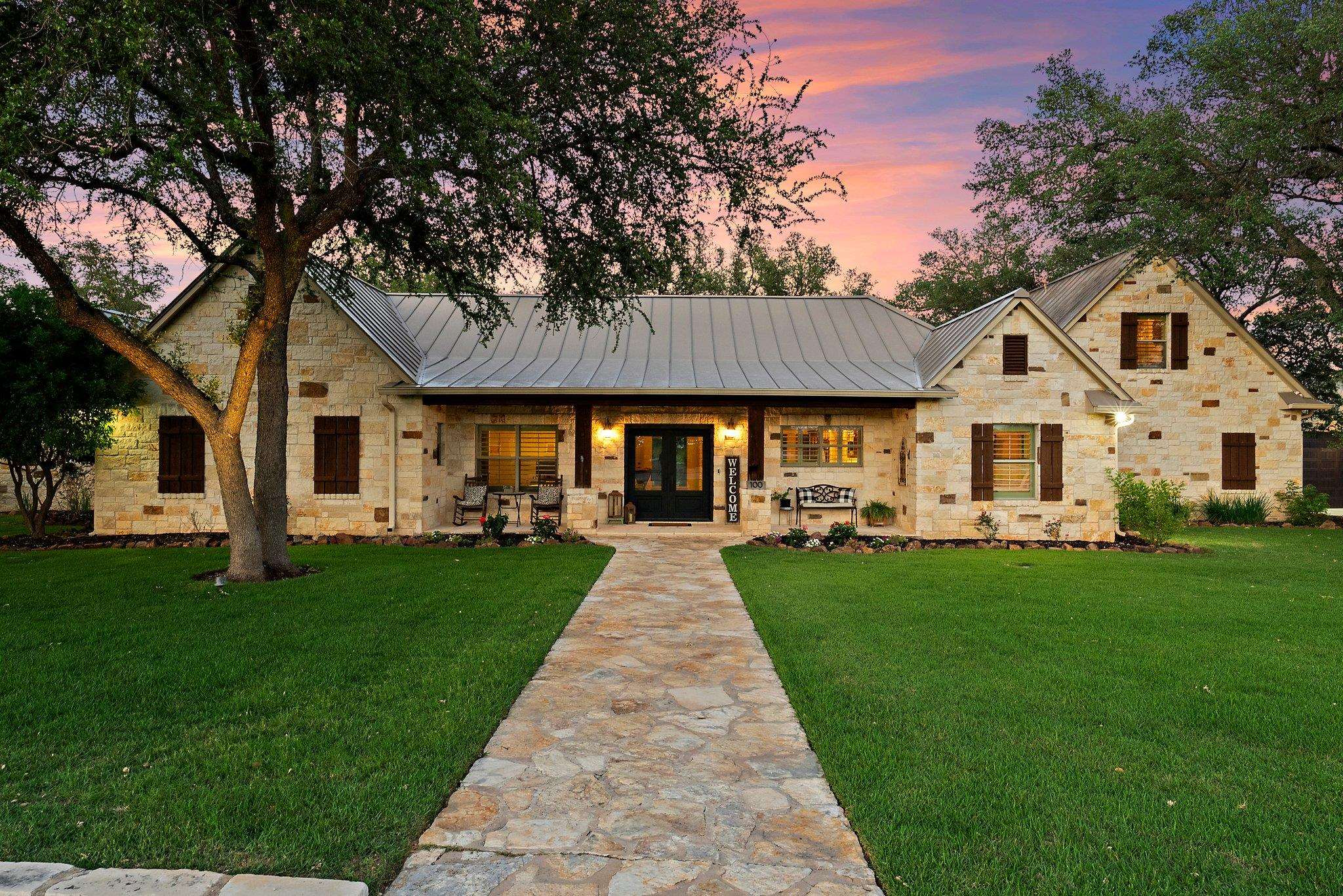 100 Painted Horse Trl, Burnet