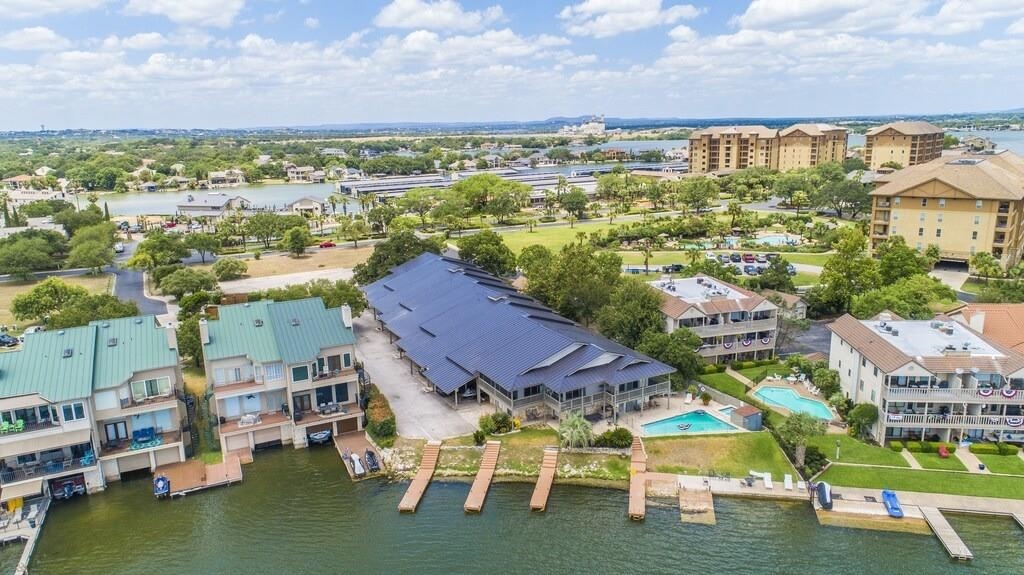 104 Cove E #204, Horseshoe Bay