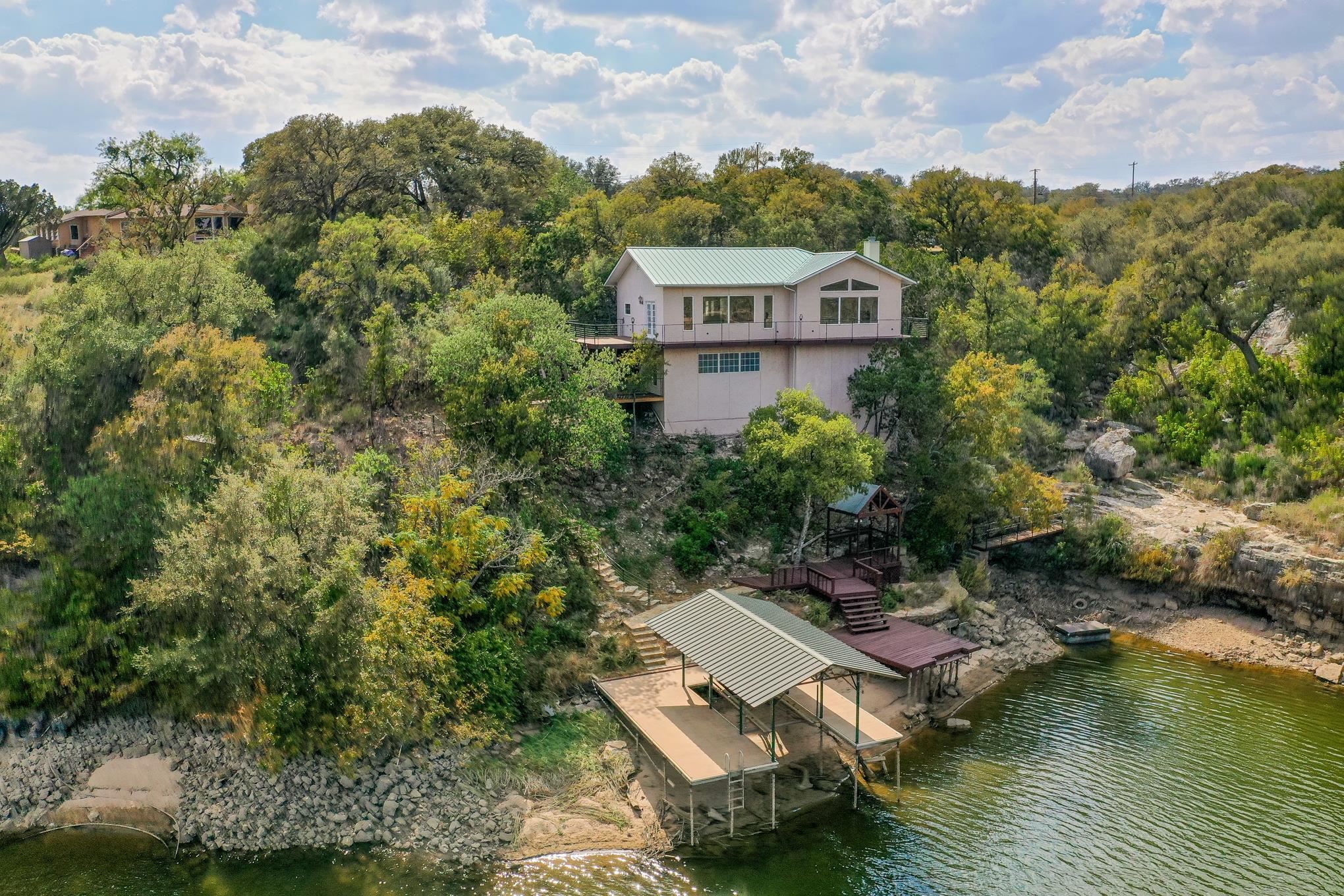 830 Los Escondidos, Marble Falls