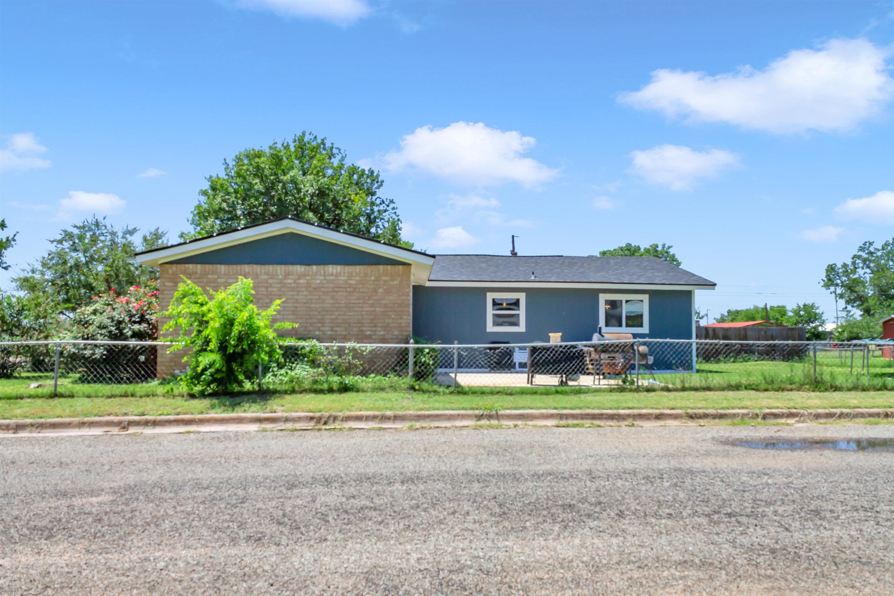 1201 Mulberry, Llano