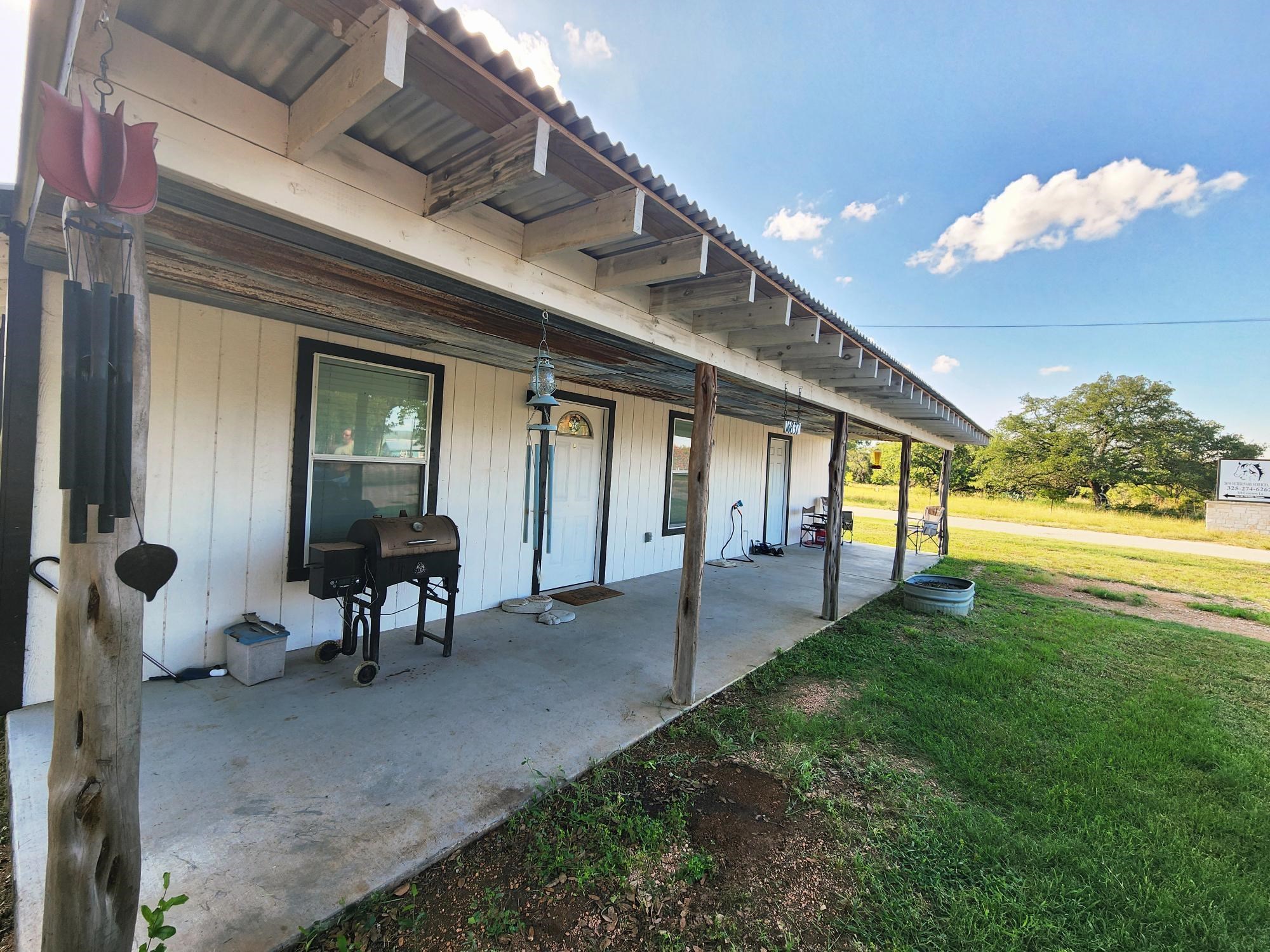 16837 Ranch Road 2241, Tow