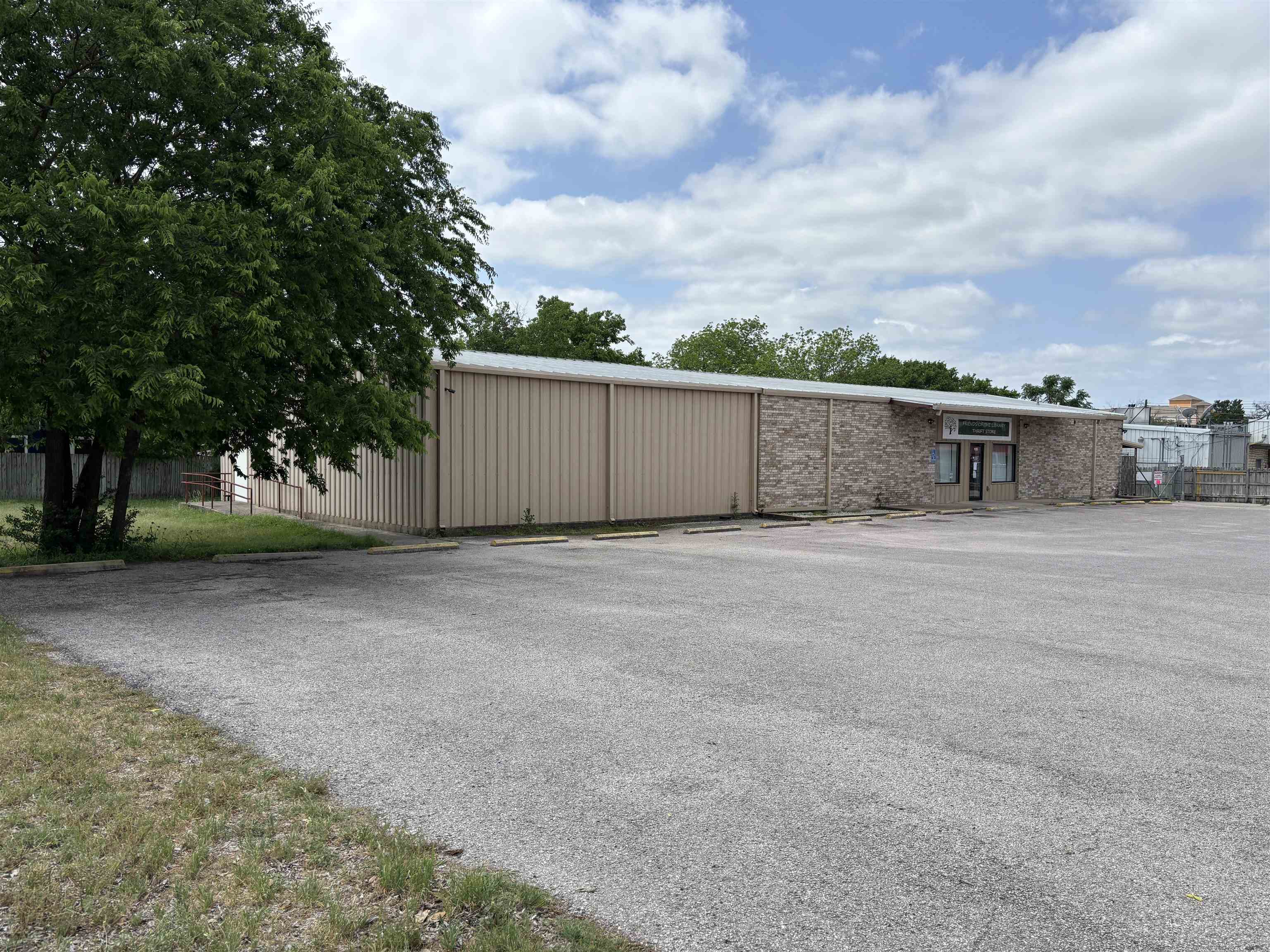 S8450 VANDEVEER/ ALEXANDER LOT 1 & E 50′ OF 4 BLK 4