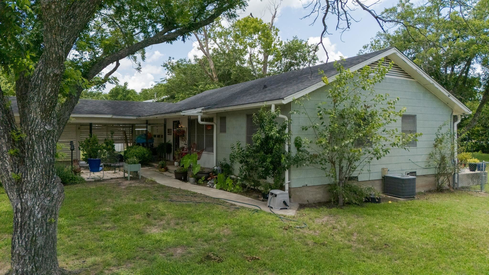 47 SueAnn, Lampasas