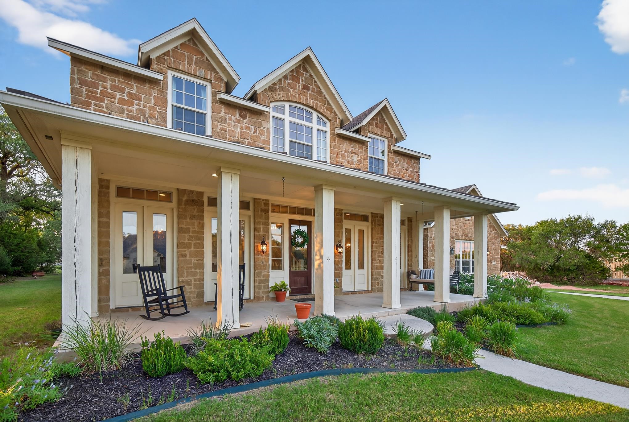 104 Double Circle, Burnet